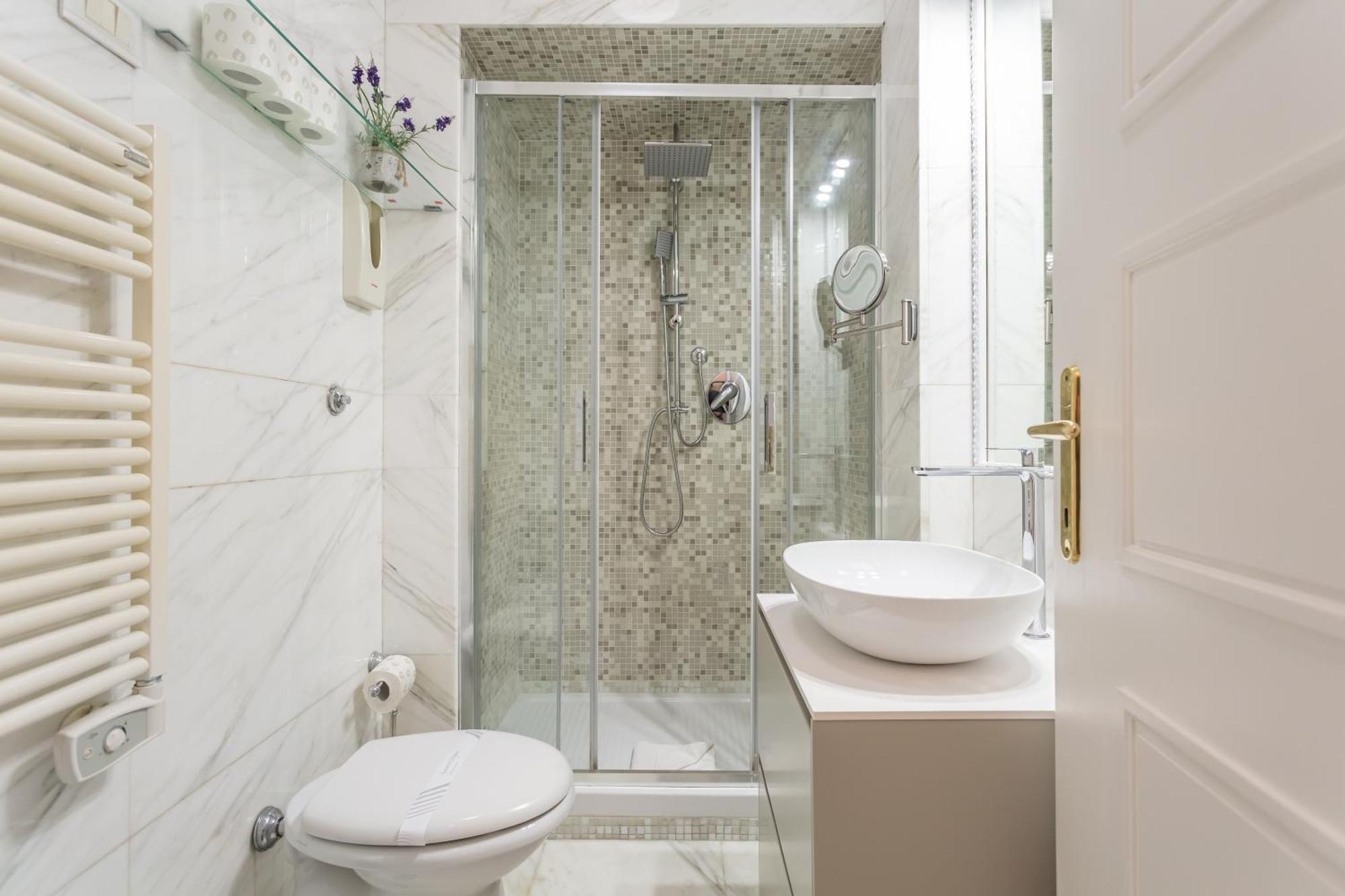Apartment Stylish Spanish Steps Retreat
