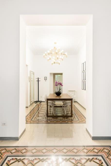Apartment Modern Comfort, Poetic Charm *