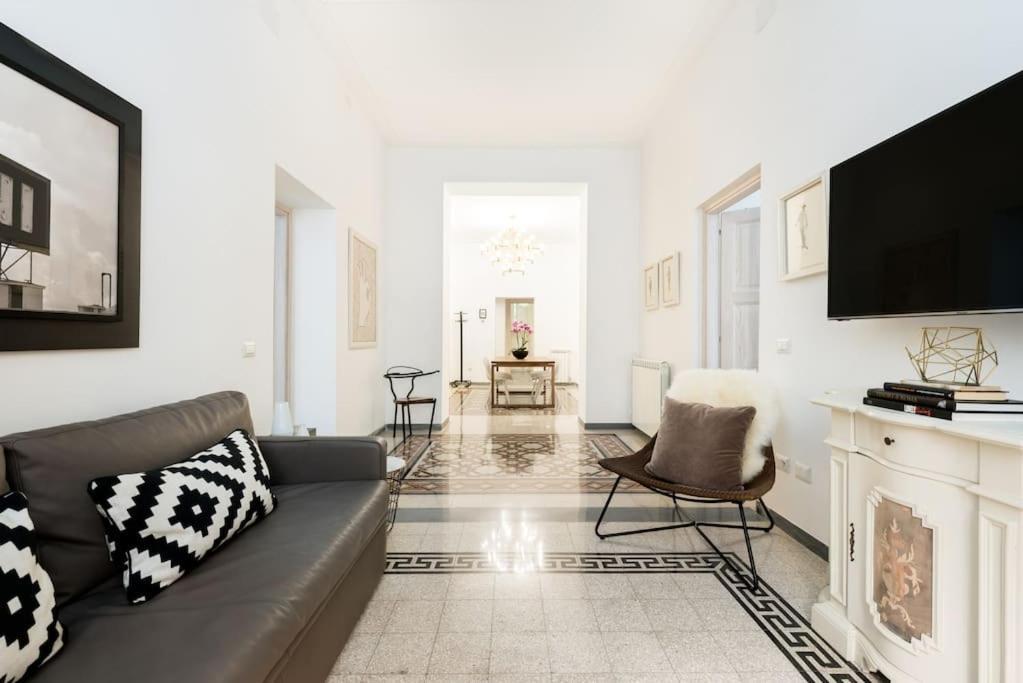 Modern Comfort, Poetic Charm Apartment *