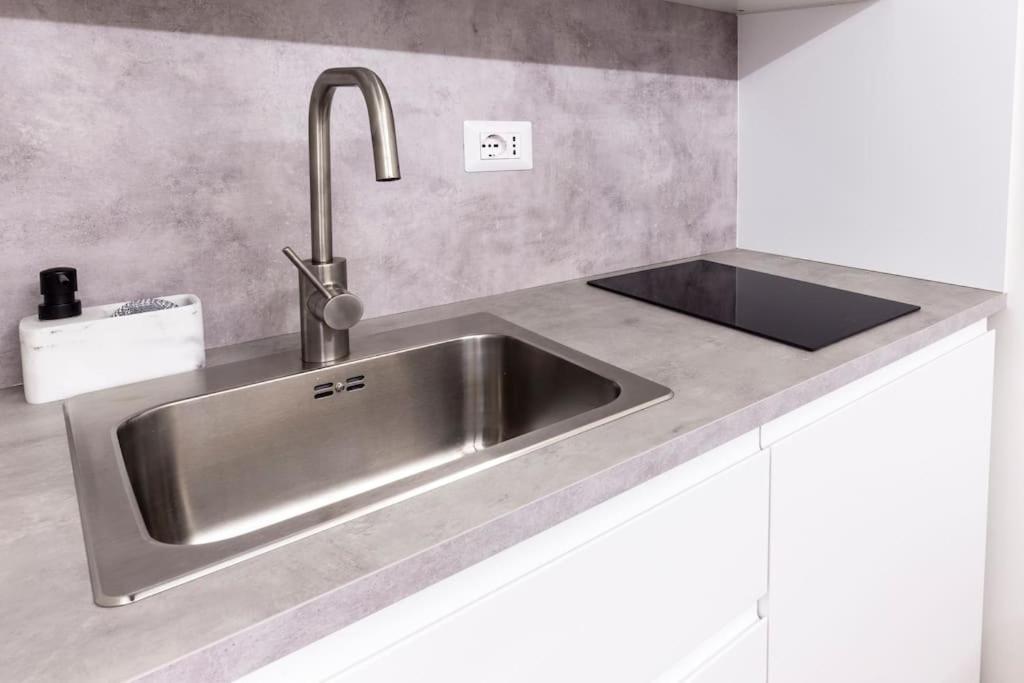 Apartment Homy Host - H&b Luxury City Centre *