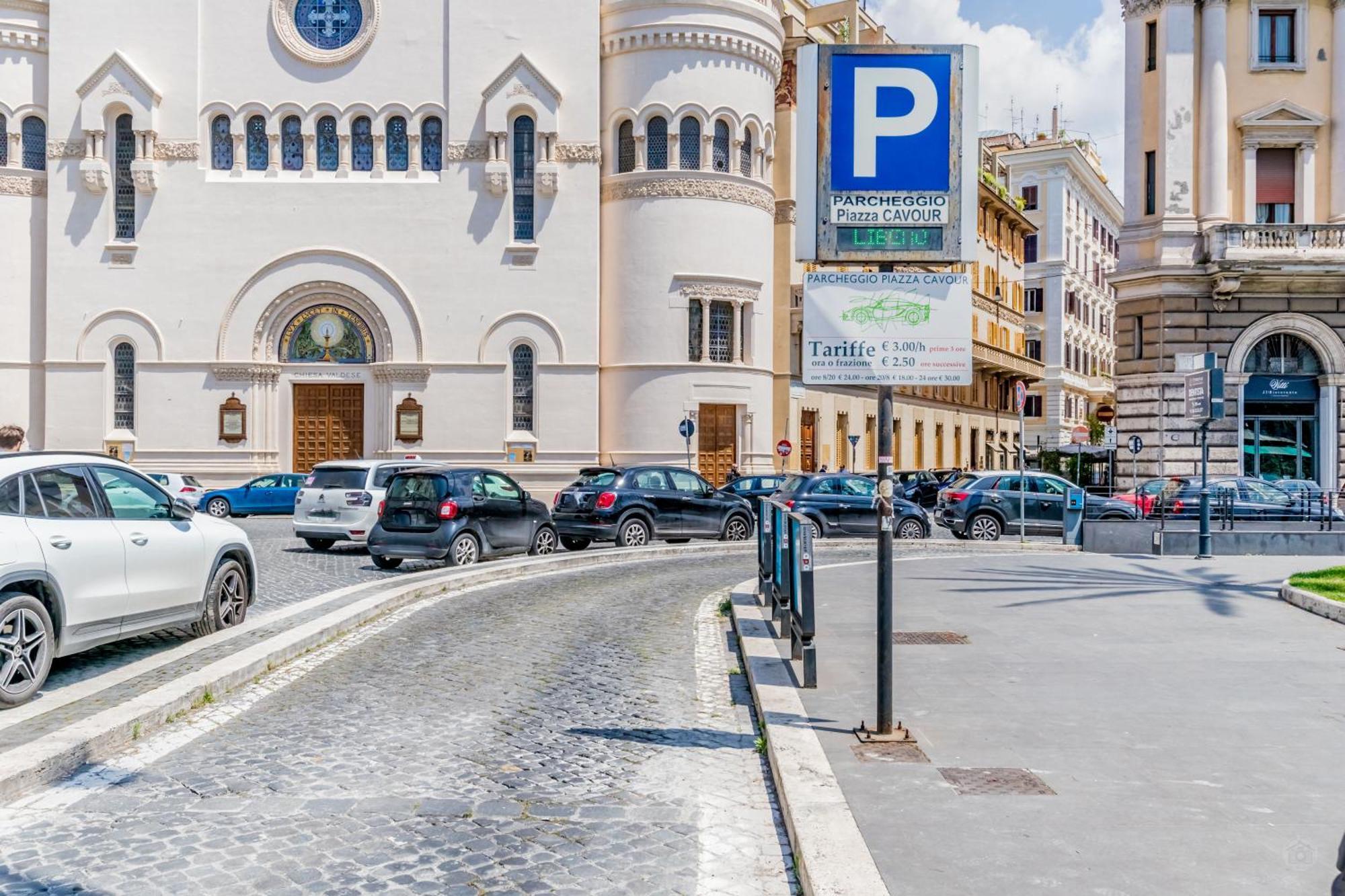 Attico Nel Cuore Di Con Box Privato Per Auto * Rome