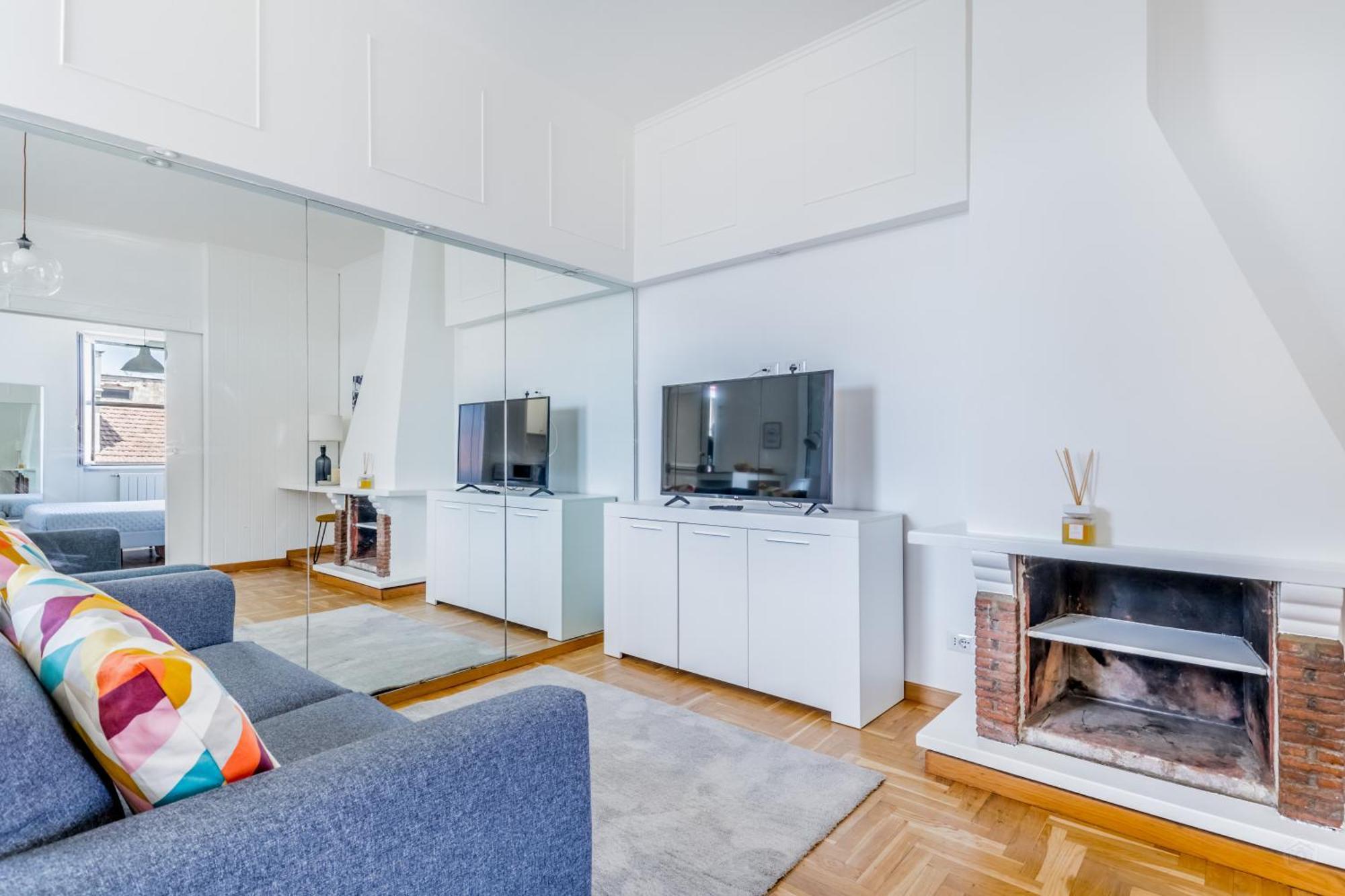 Attico Nel Cuore Di Con Box Privato Per Auto Apartment Rome