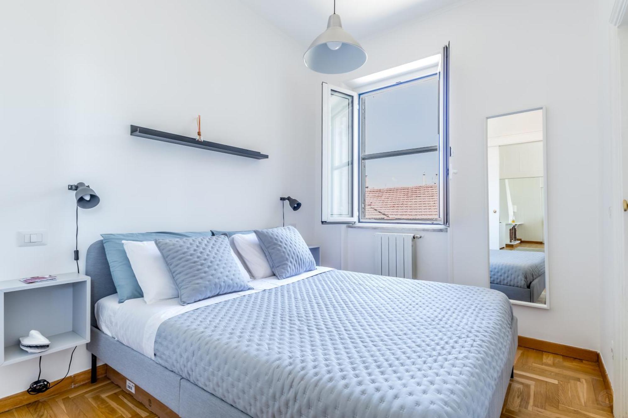 Attico Nel Cuore Di Con Box Privato Per Auto Apartment *