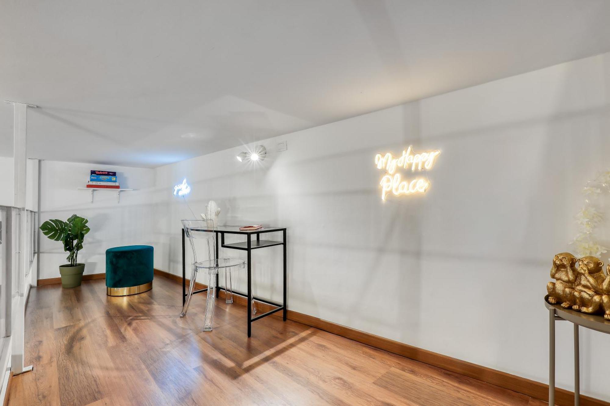 Appartamento Atrhome Essential Loft Canova *