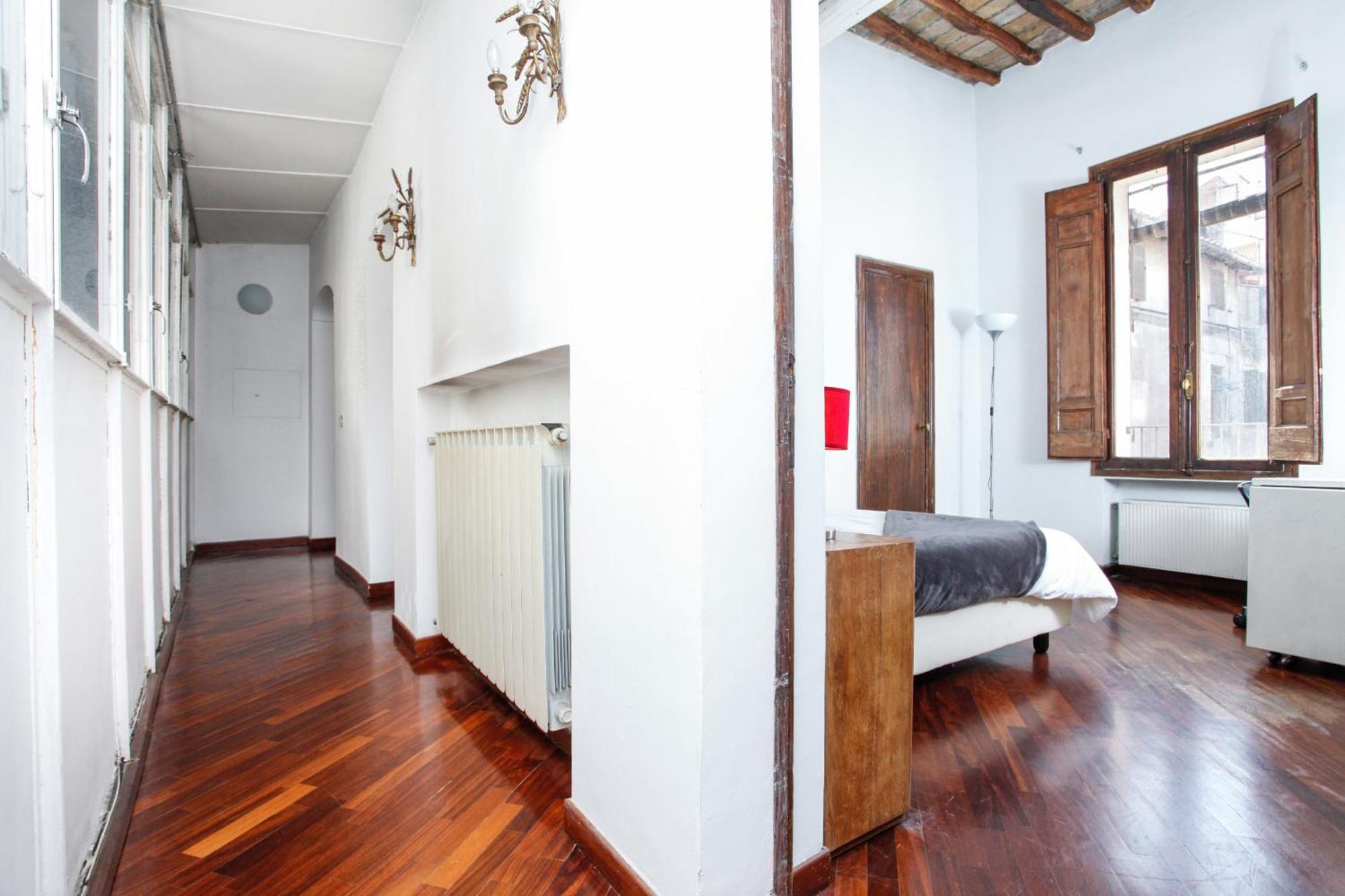 Above Pantheon Roof Apartment *