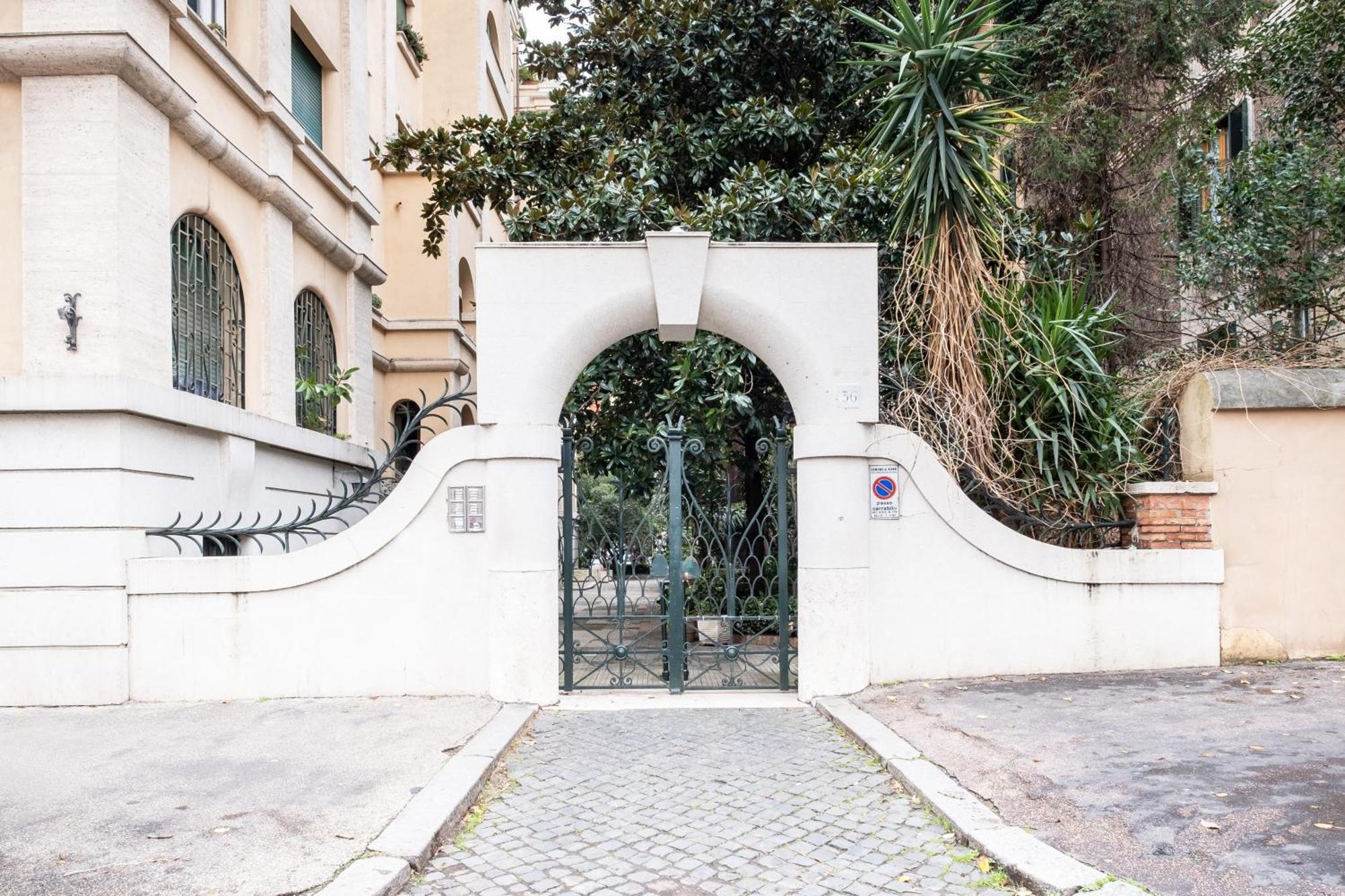 Vatican36 Guest house 2*