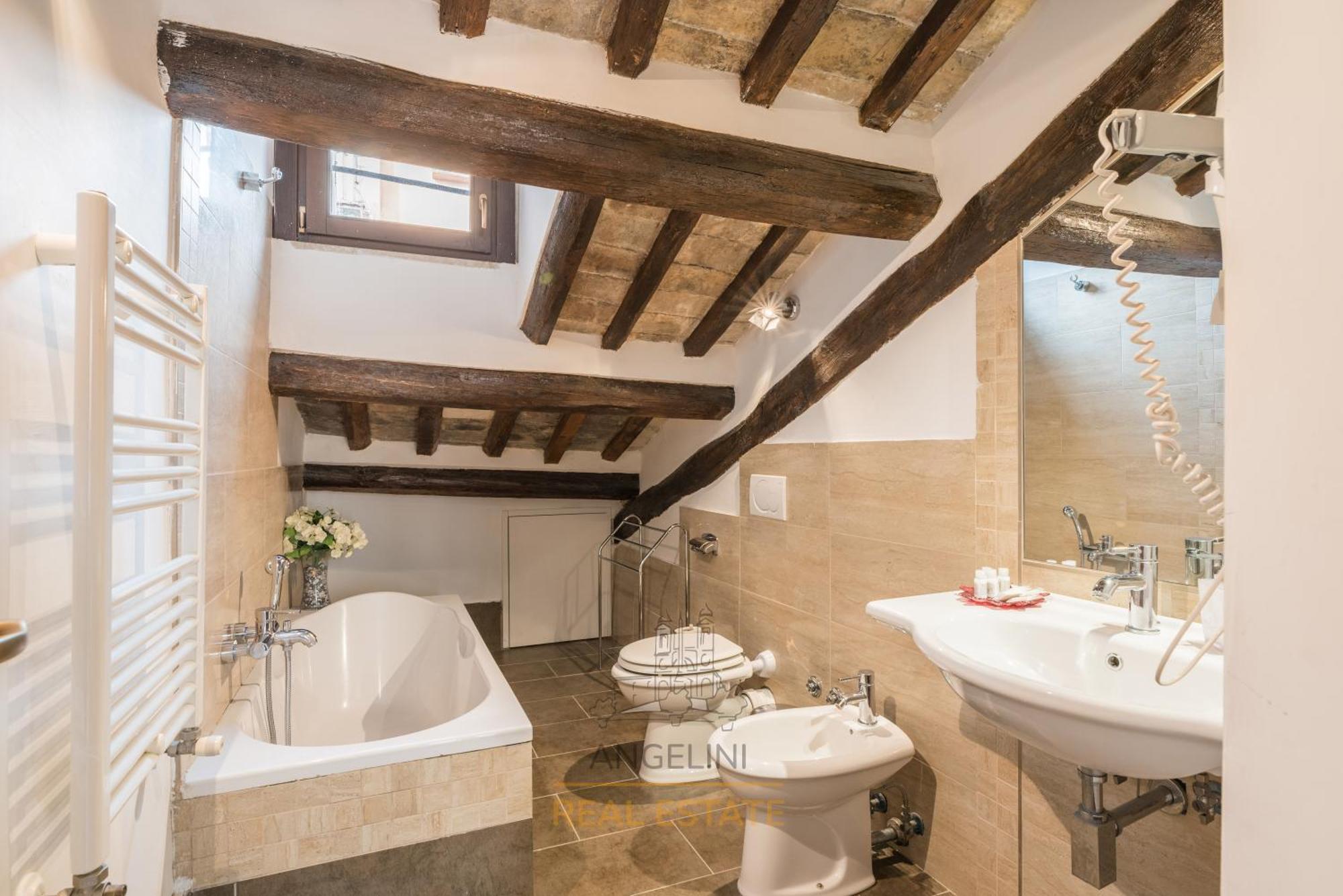 Apartment By The Spanish Steps