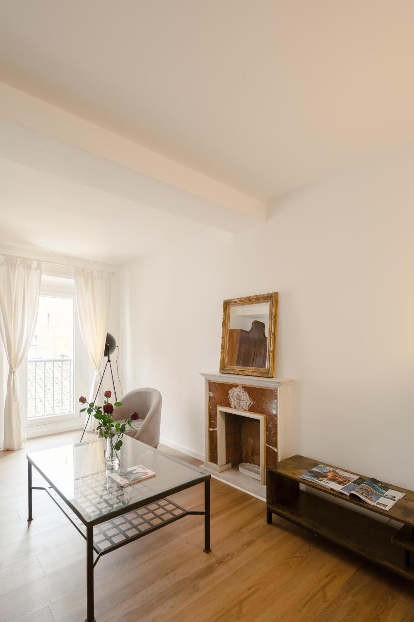Via Francesco Crispi Private Apartment Rome