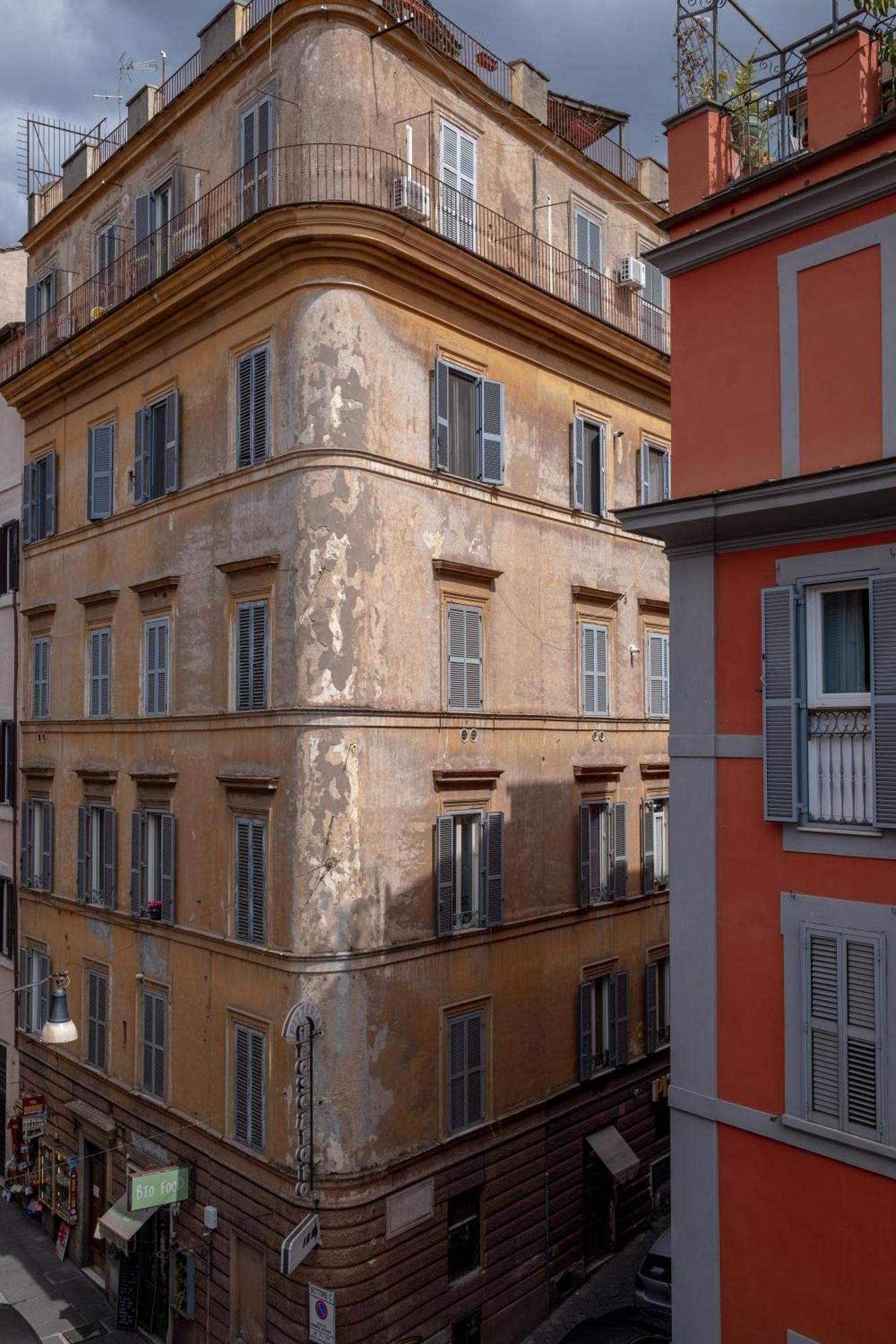 Via Francesco Crispi Private * Rome