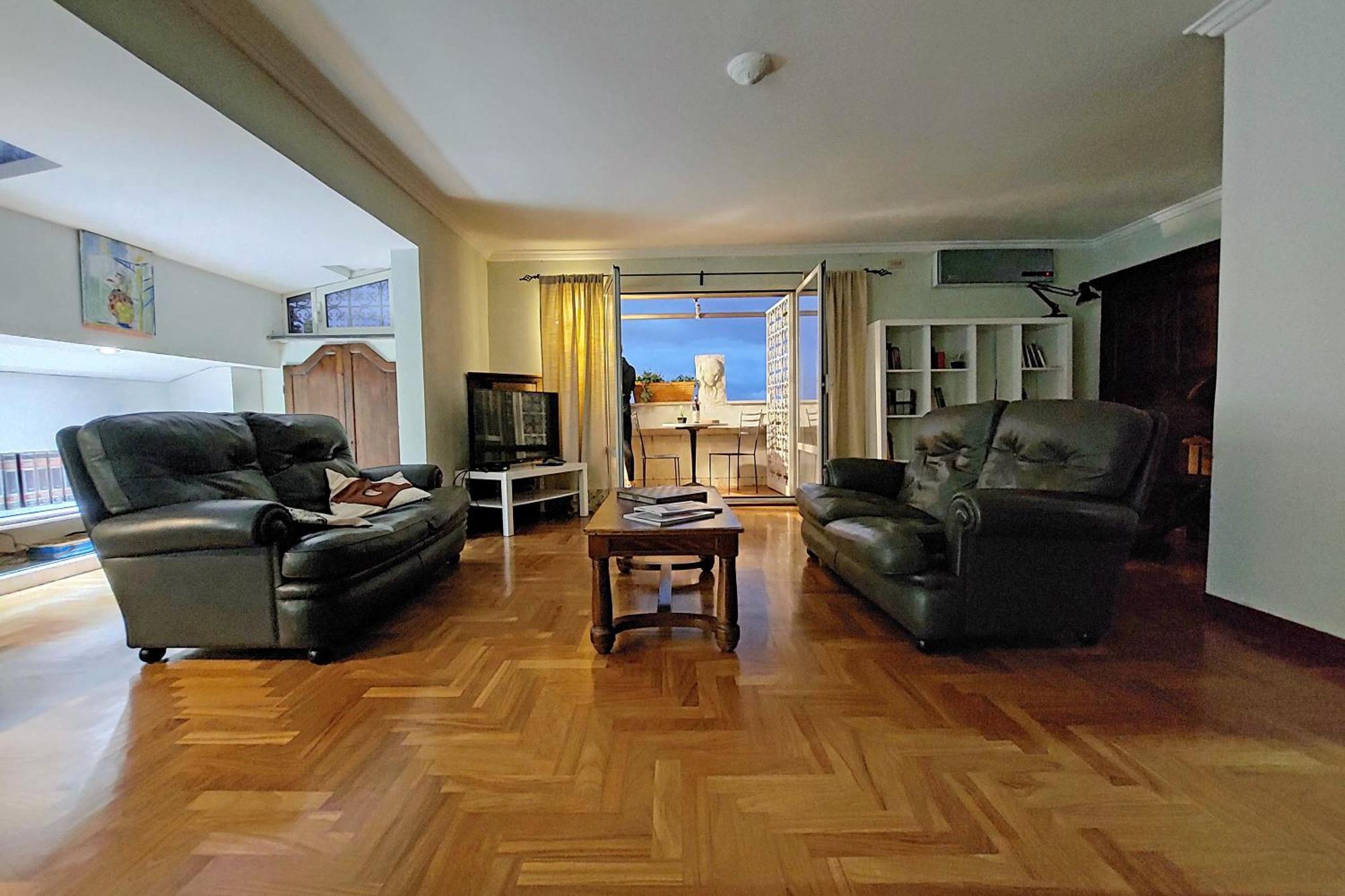 Apartment Anno Domini 120 Sqm, Large, Elegant, Near Center Rome
