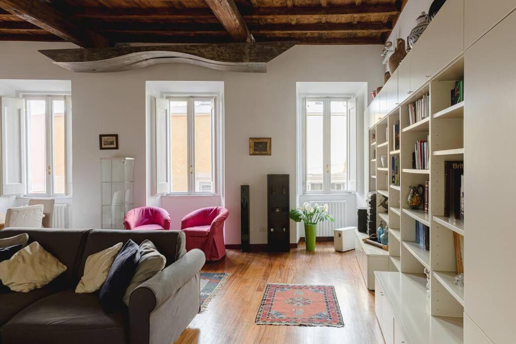 Apartment Giusi Trevi Rome