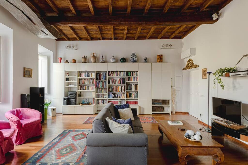Apartment Giusi Trevi Rome