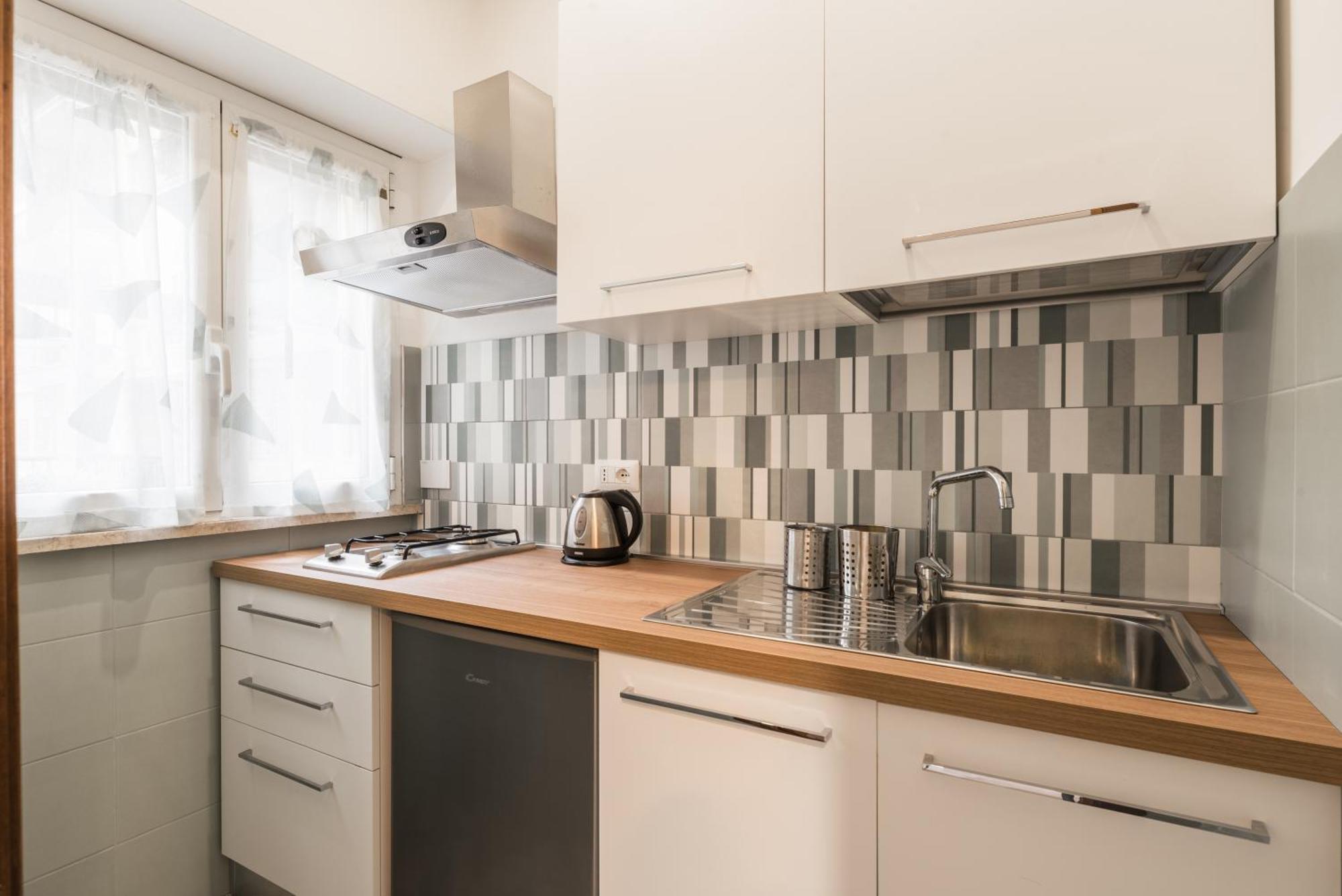 Casetta Fari Metro A Tuscolana Apartment Rome