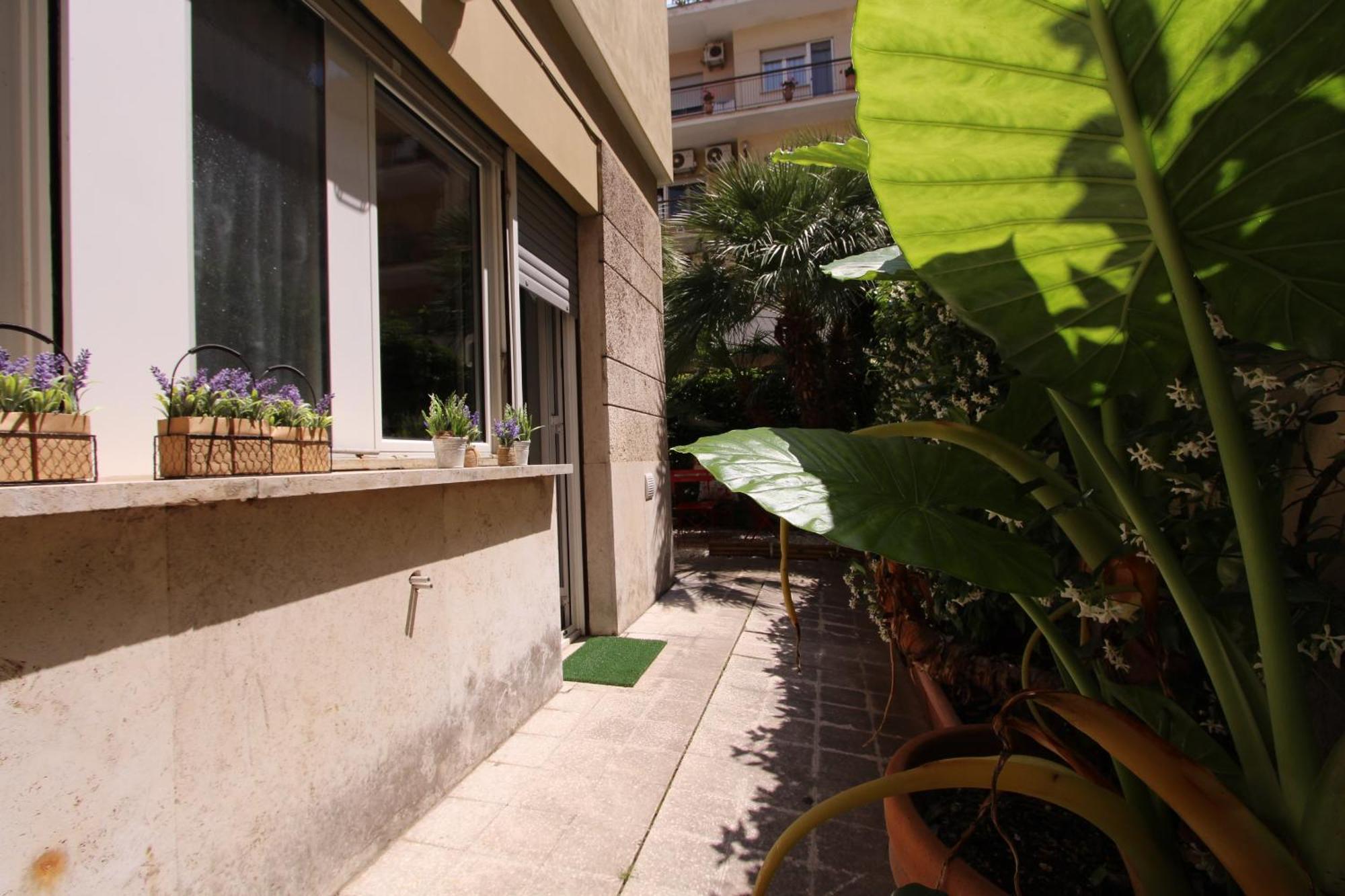 S. Peter 2 - With Garden -50m From Metro Apartment Rome