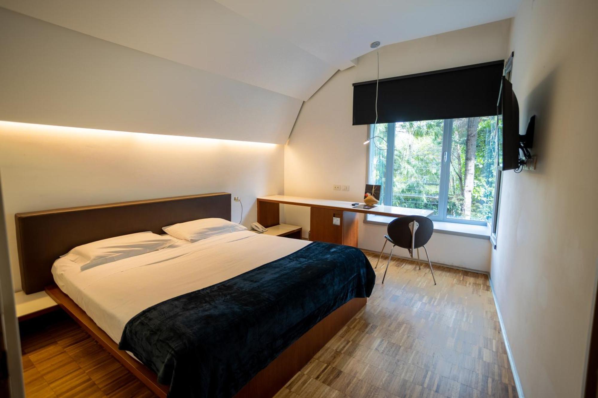 Black 4* Rome
