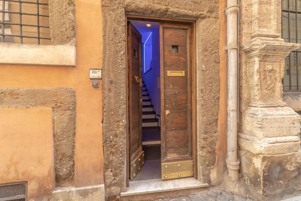 Unique View Farnese Classy Loft Apartment