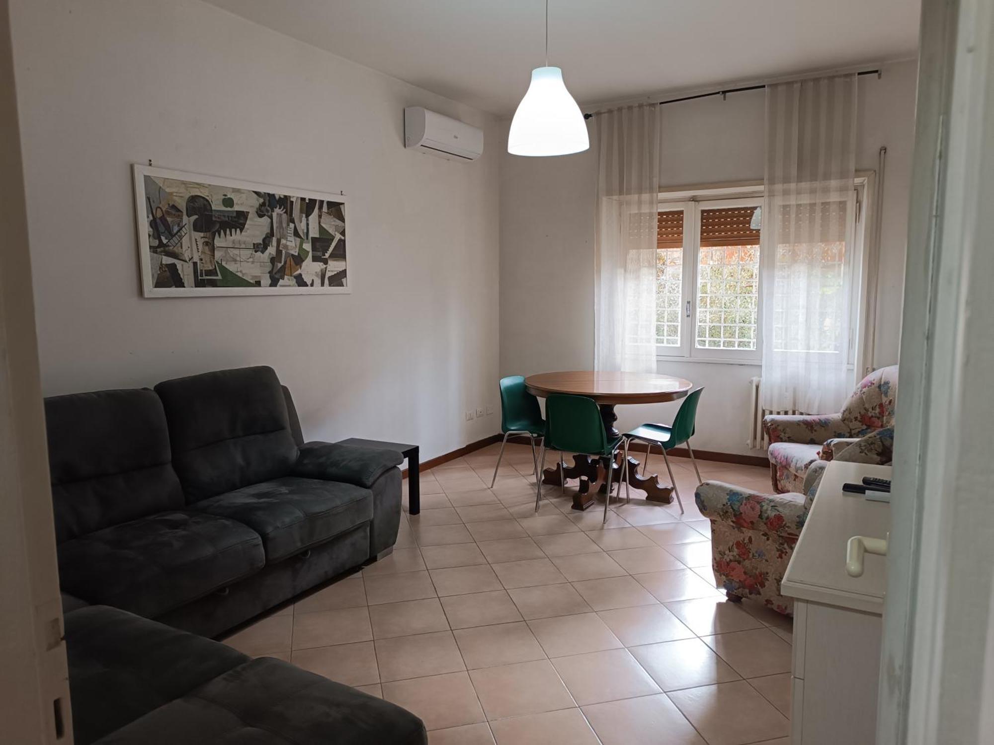 Apartment Per 4 In Via Tiburtina, Wi-fi, Metro B E Bus Per Il Centro E La Sapienza