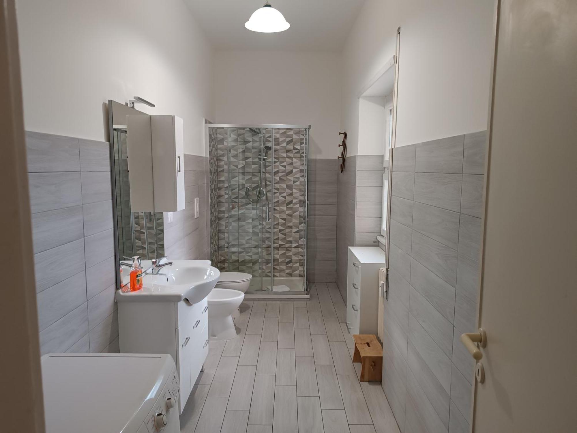 Apartment Per 4 In Via Tiburtina, Wi-fi, Metro B E Bus Per Il Centro E La Sapienza Rome