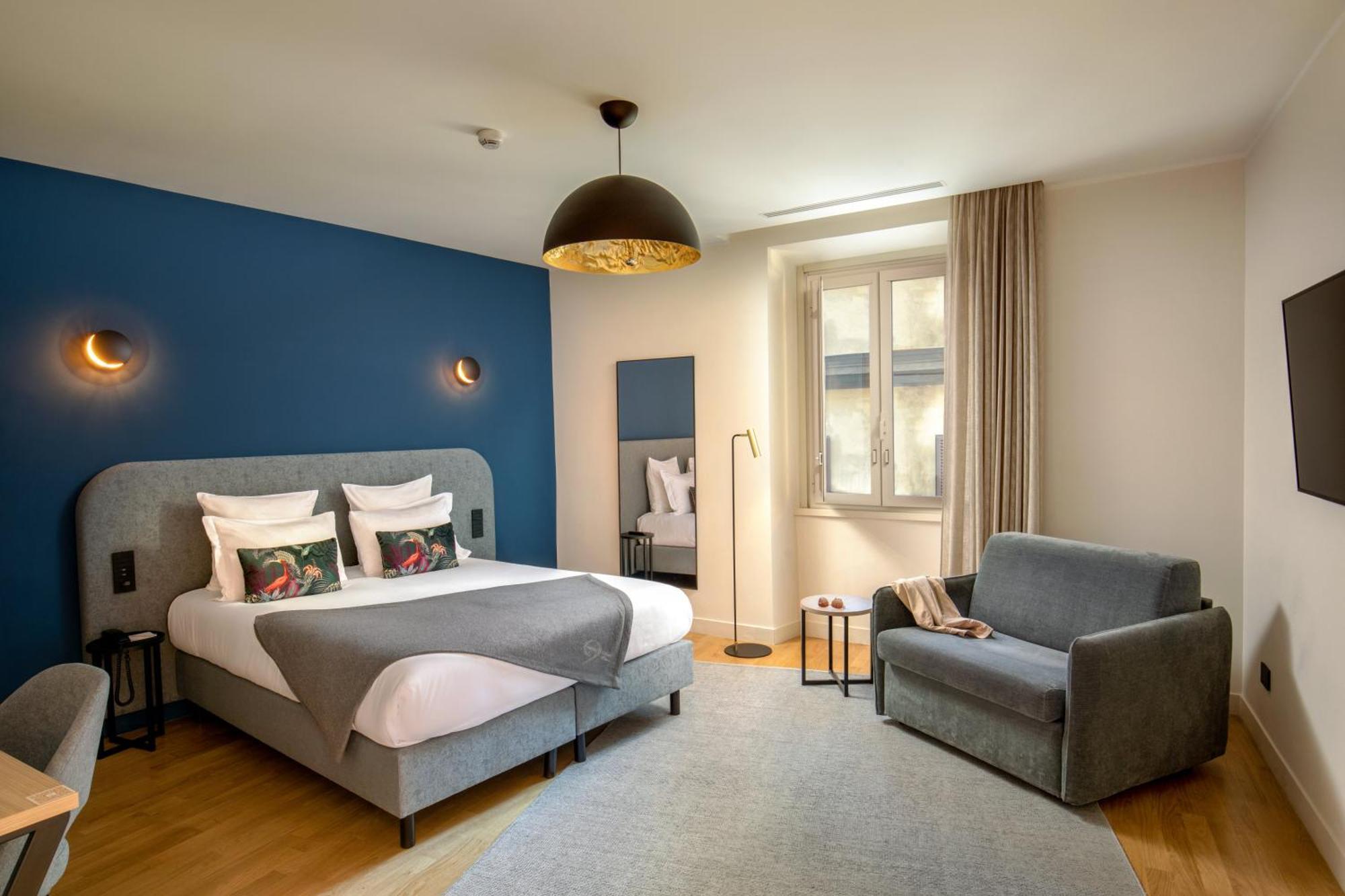 9hotel Cesari