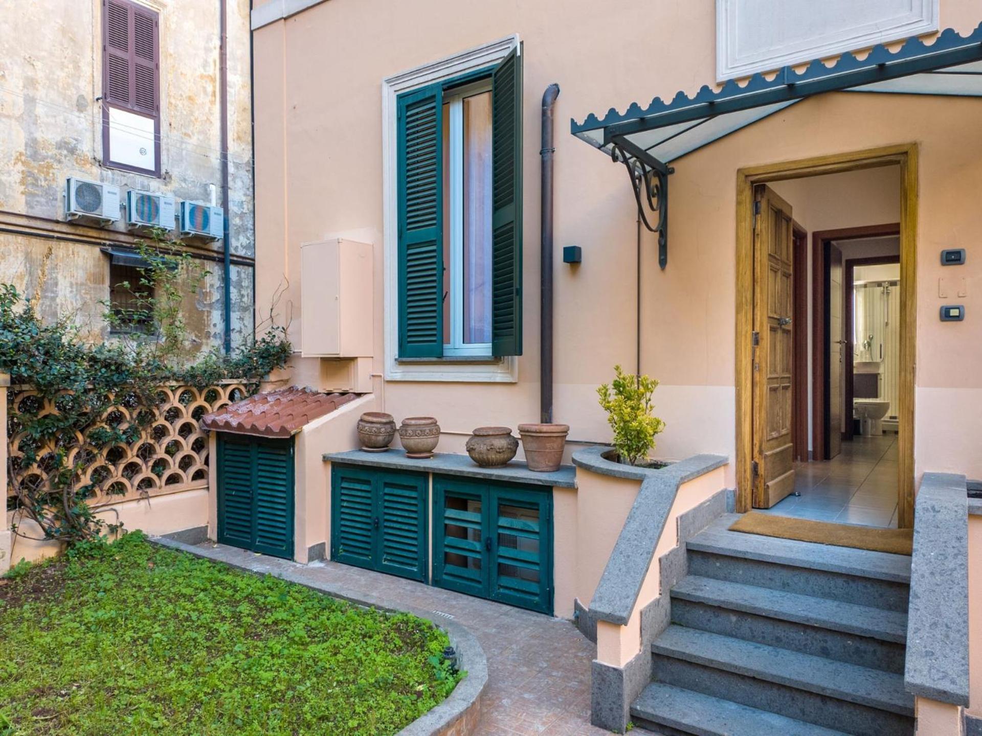 The Rent - Three-bedroom In Manzoni District Rome