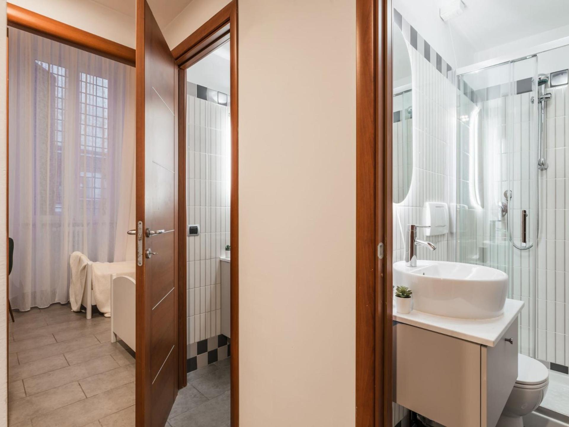 The Rent - Three-bedroom In Manzoni District Rome