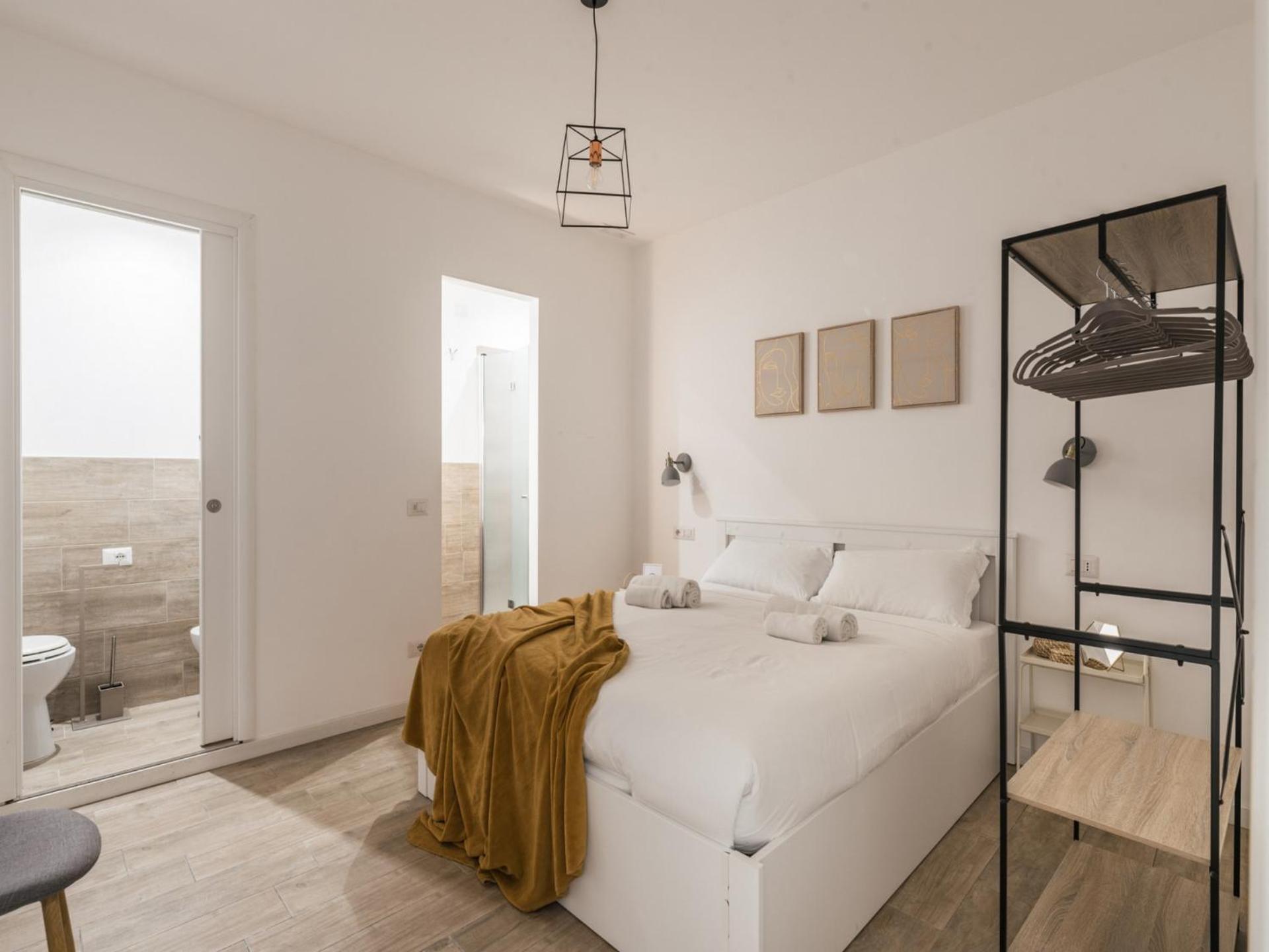 The Rent - Three-room Near The Colosseum Appartement