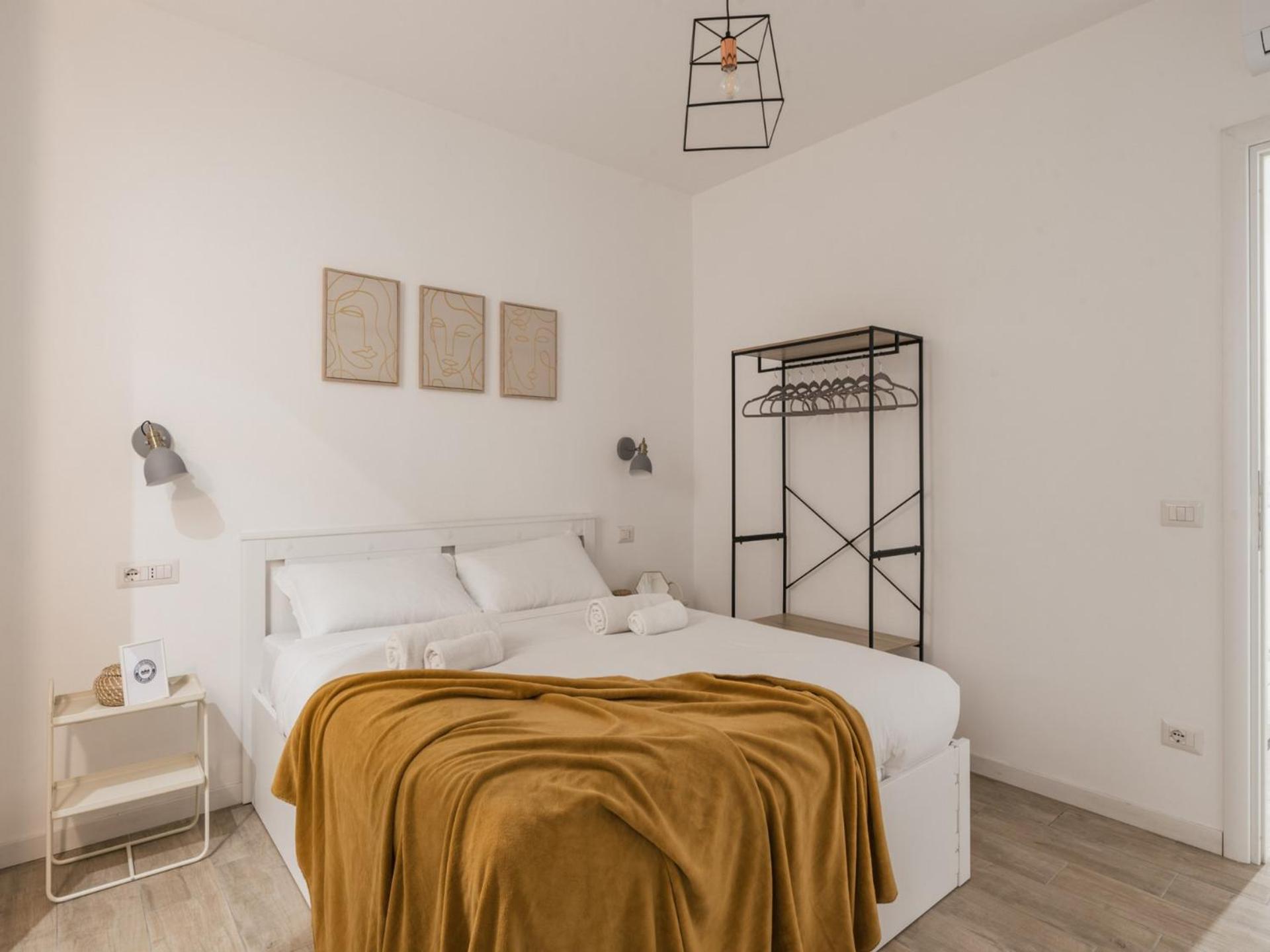 The Rent - Three-room Near The Colosseum * Rome