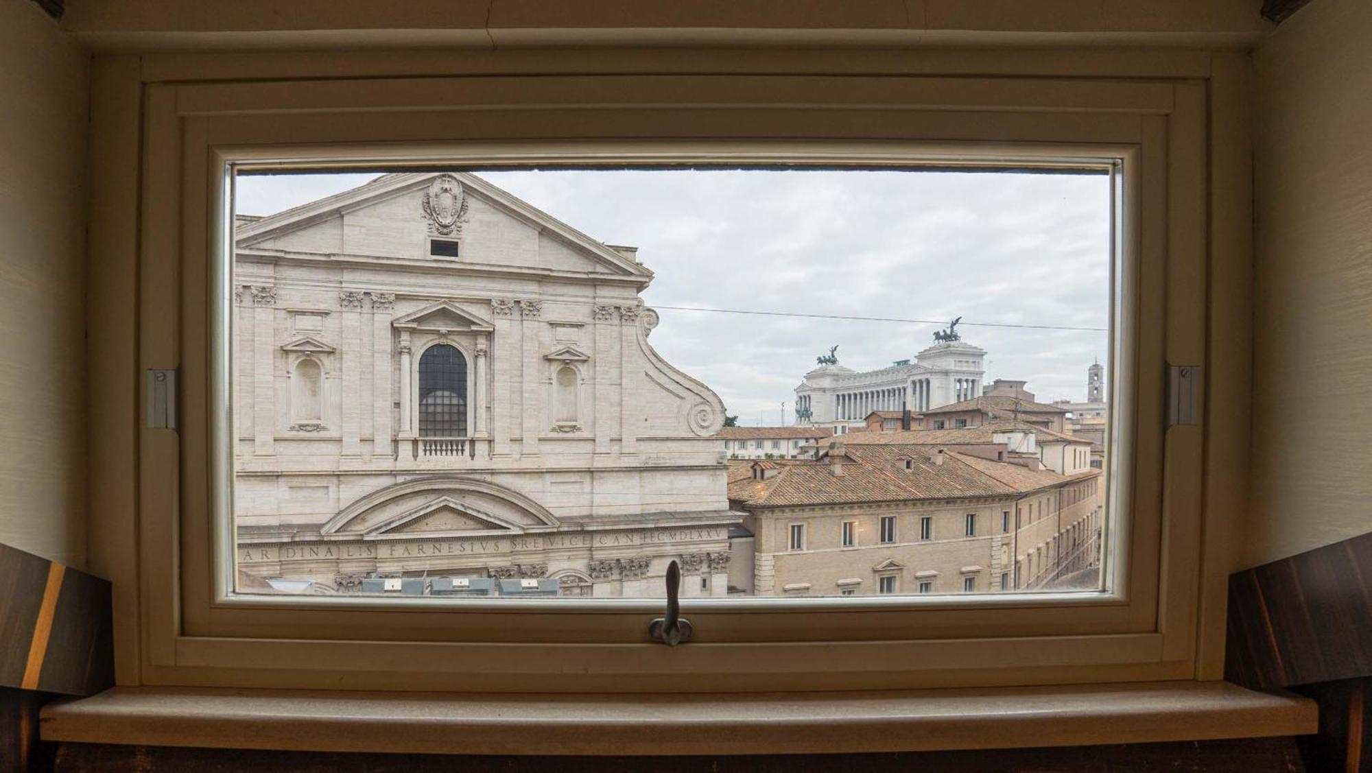 Apartment Piazza Venezia Charming With View Rome
