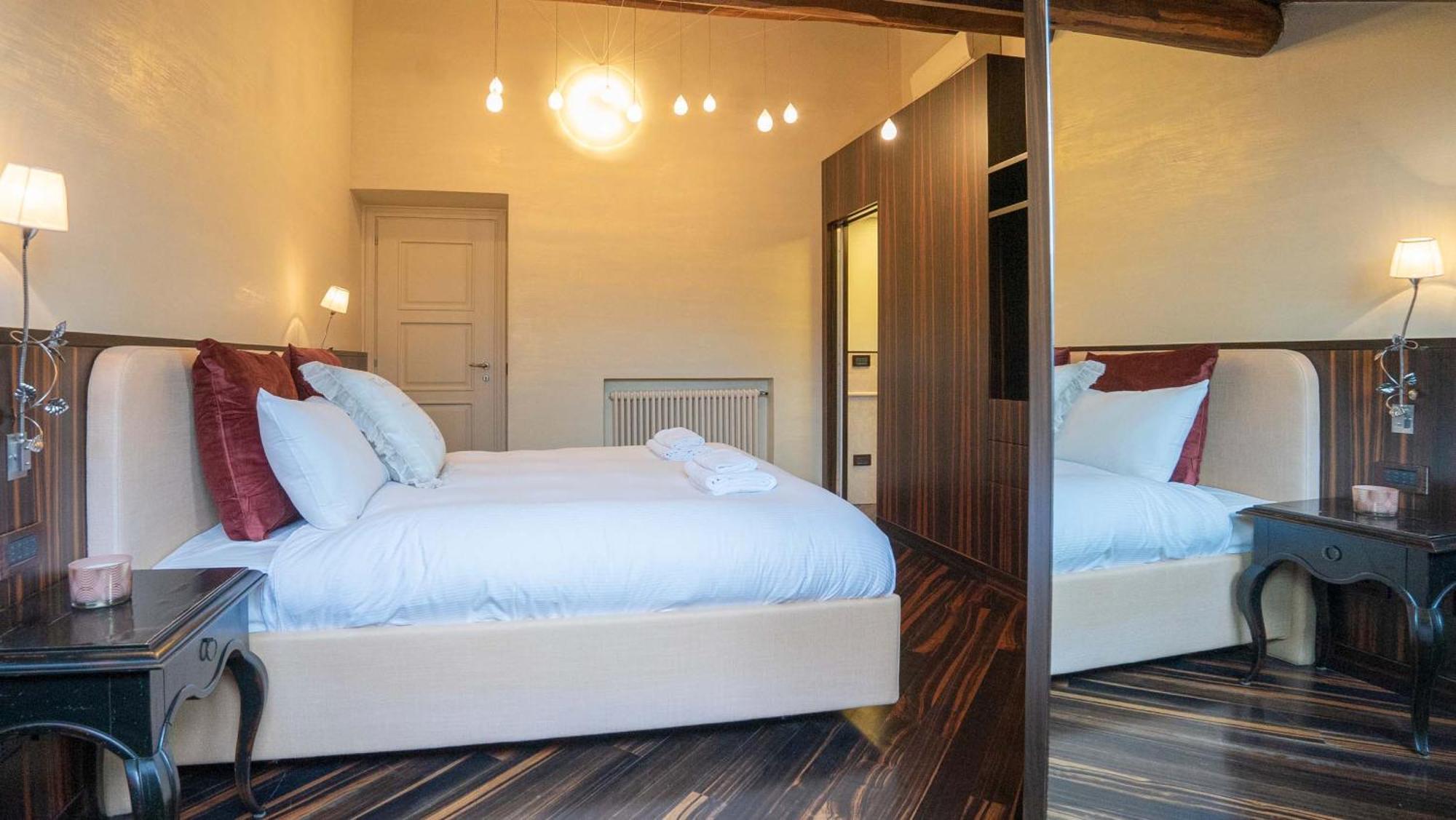 Piazza Venezia Charming With View Apartment