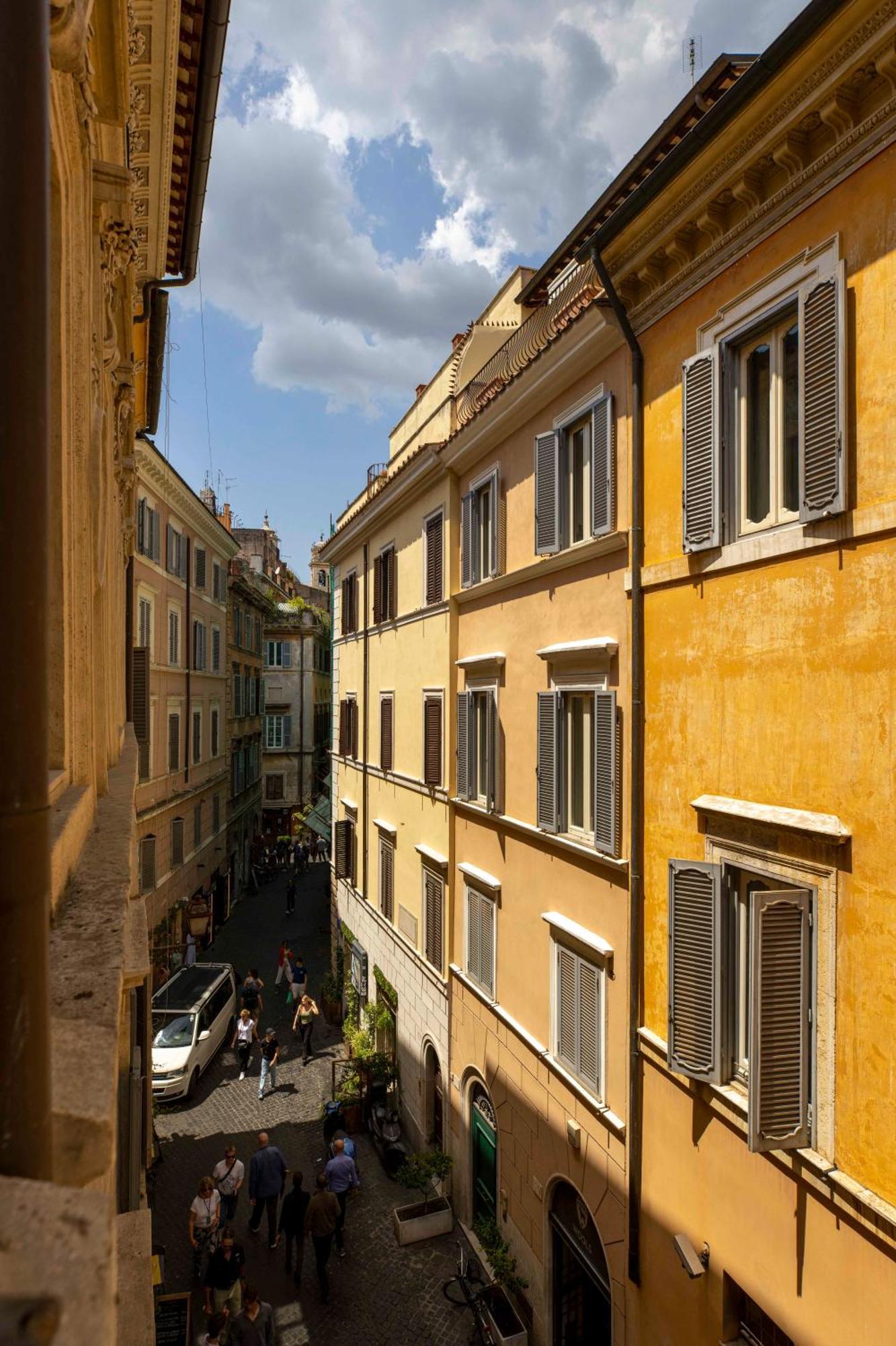 At Luxury Navona 2