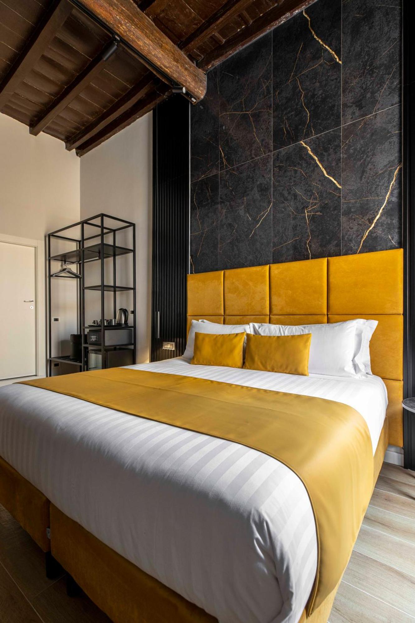 At Luxury Navona 2 *