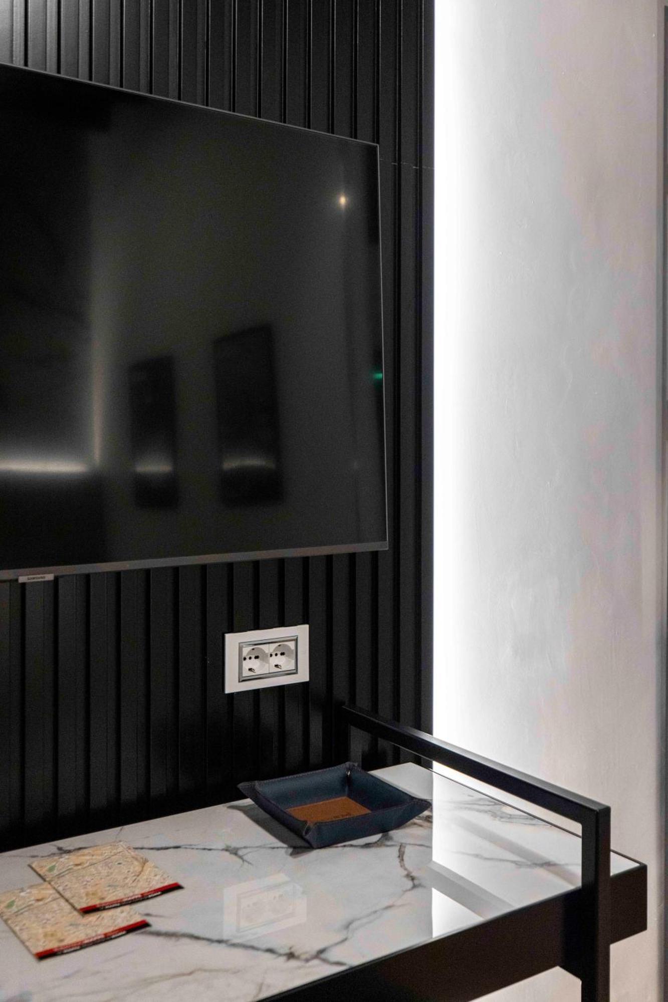 At Luxury Navona 2 *