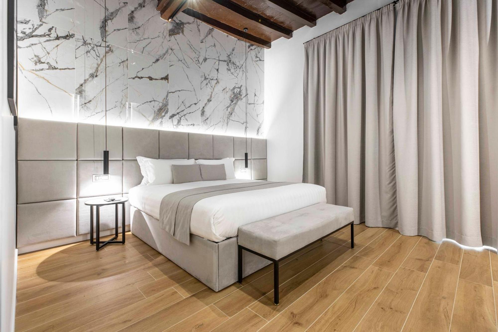 At Luxury Navona 2