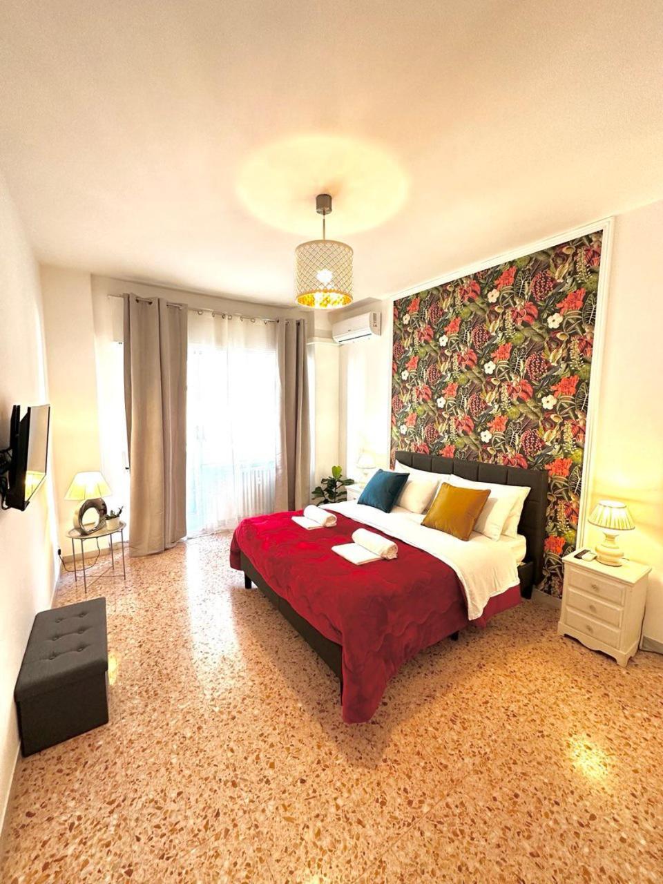 Forty1 Near Metro Cipro Apartment *