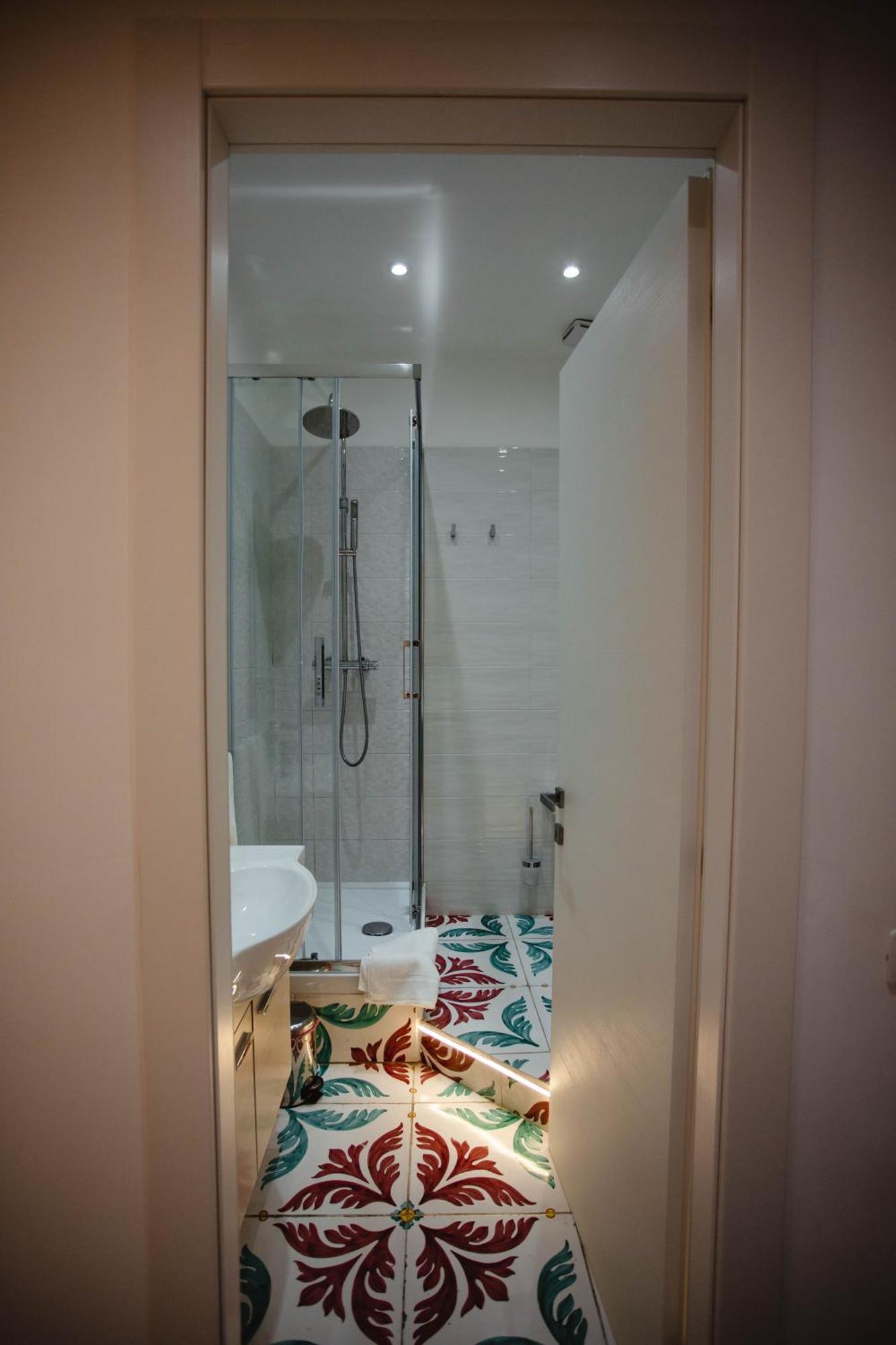 Delfini Trevi House Rome