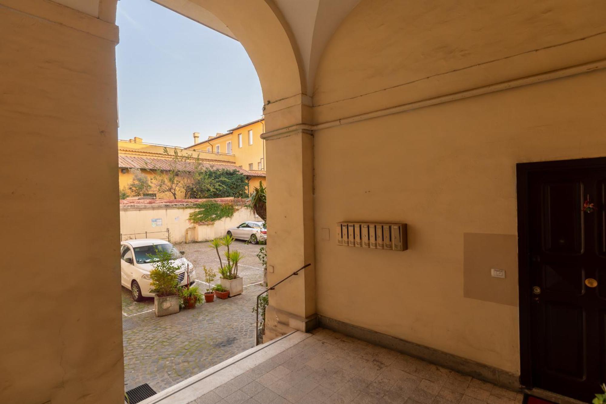 Trastevere Charming Rosa Apartment *