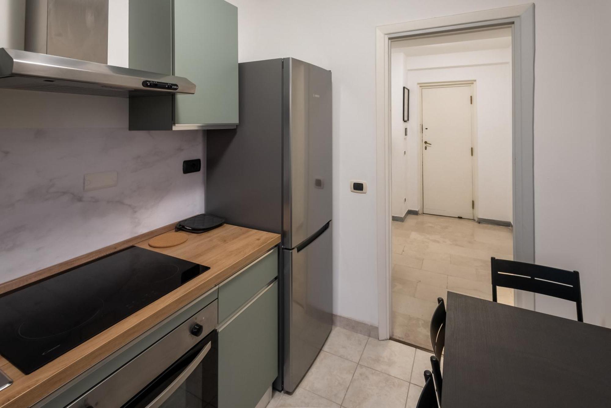 Eur - Penthouse Apartment *
