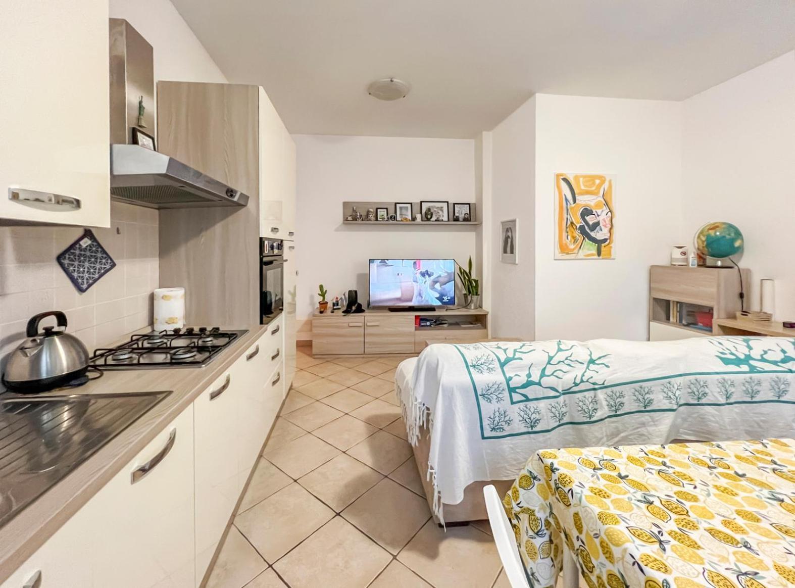 Spacious Near St Peter's Church *