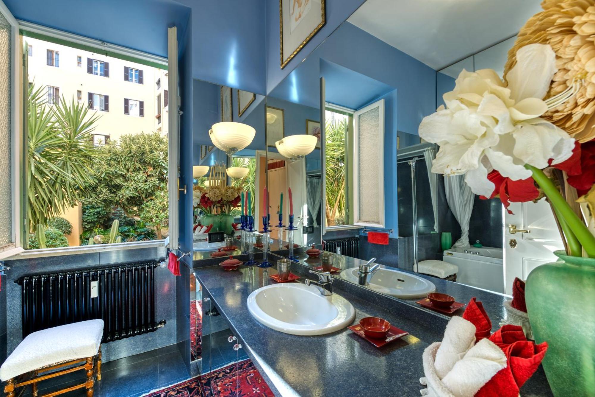 Apartment Vespasiano Luxury For 4 *
