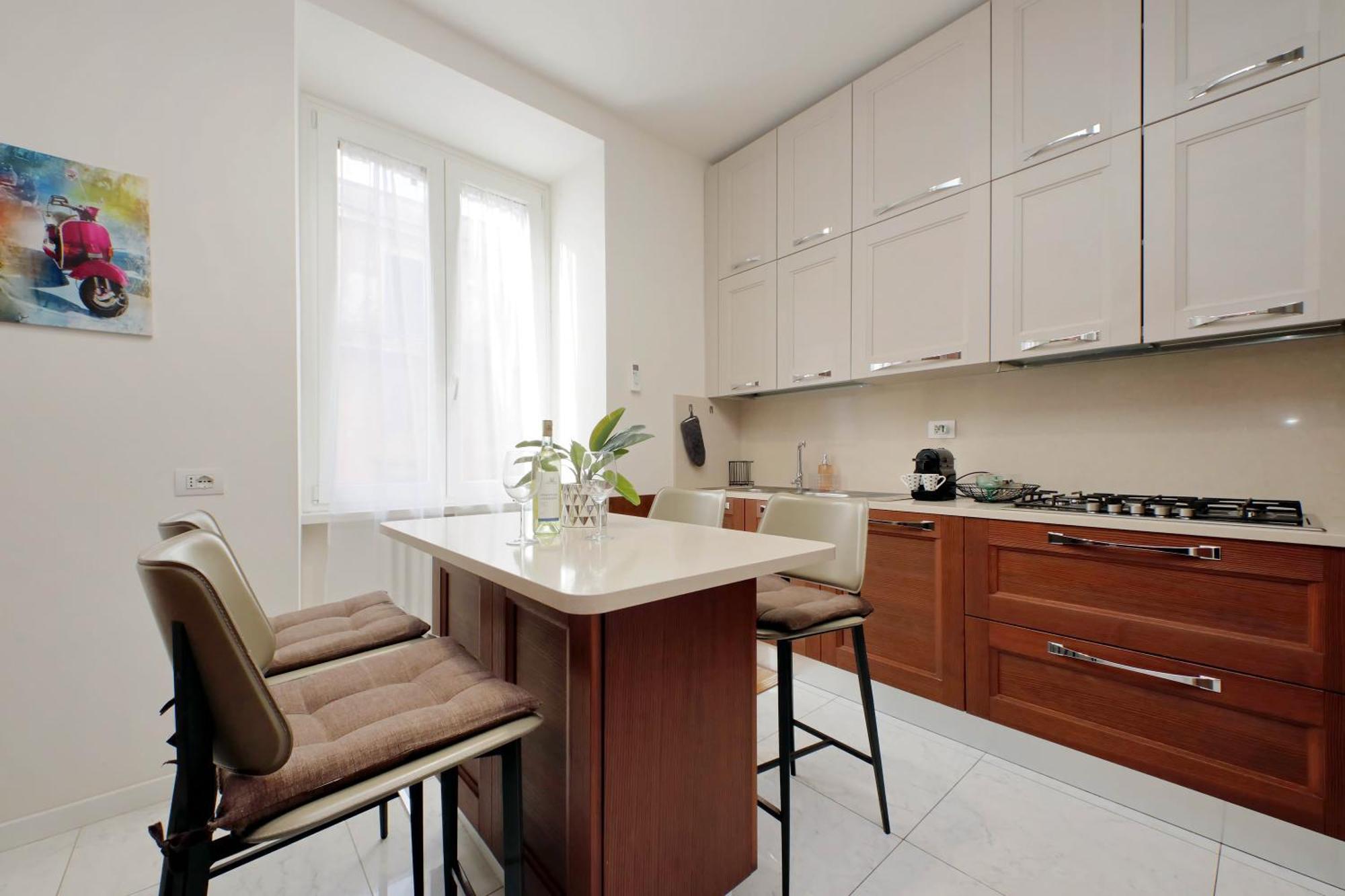 Elegant And Spacious Apartment, Vespasiano 9 Apartamento