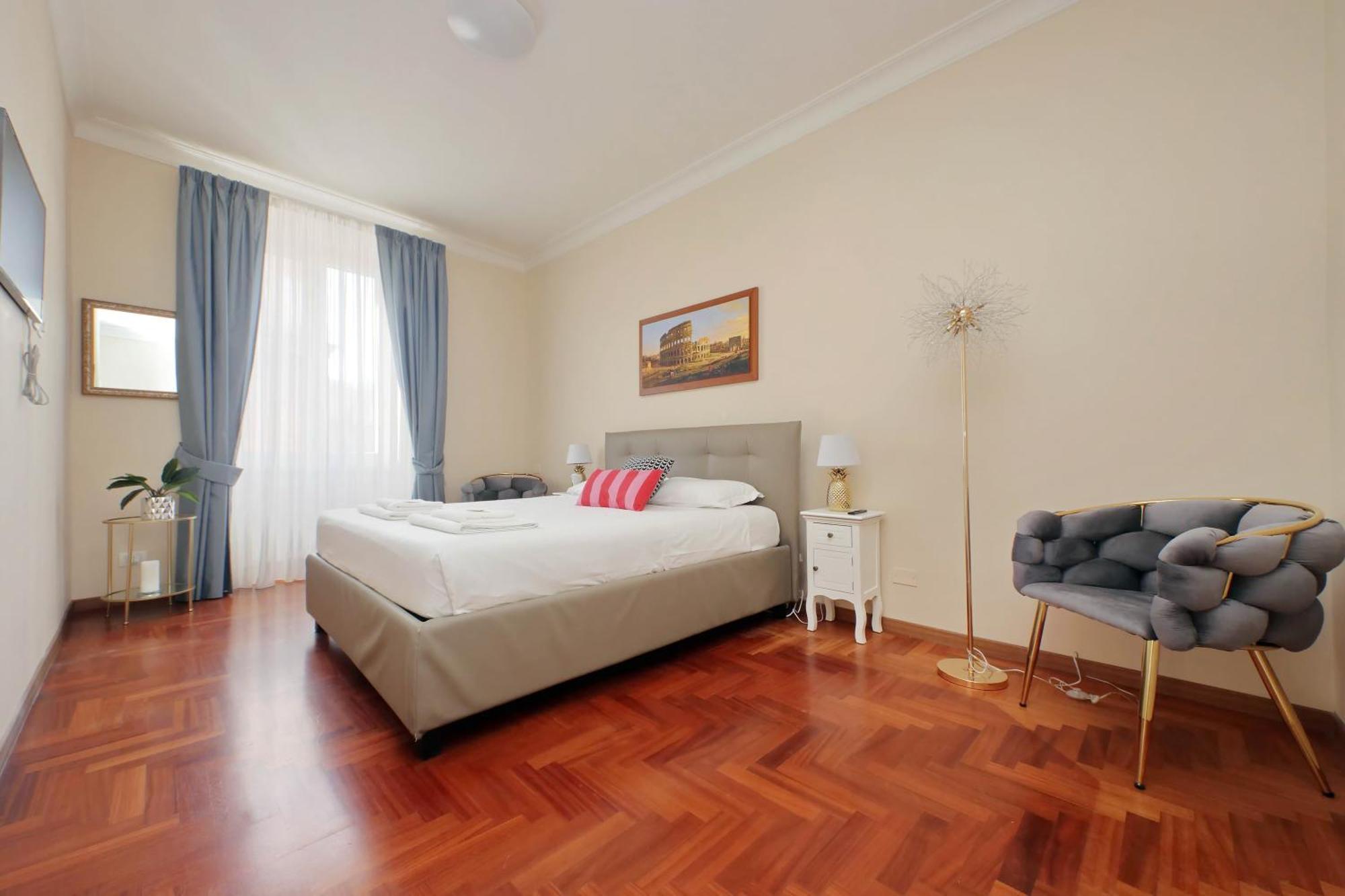 Elegant And Spacious Apartment, Vespasiano 9