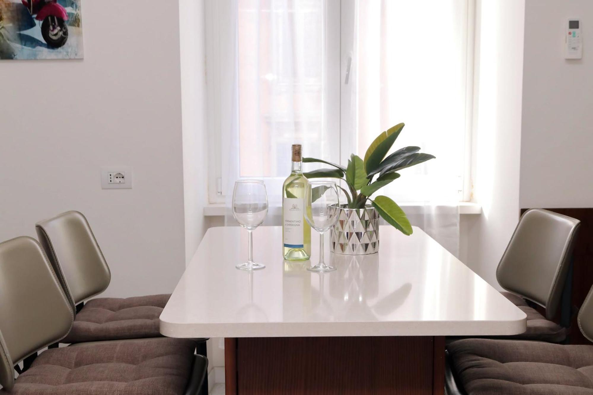 Elegant And Spacious Apartment, Vespasiano 9 Apartamento