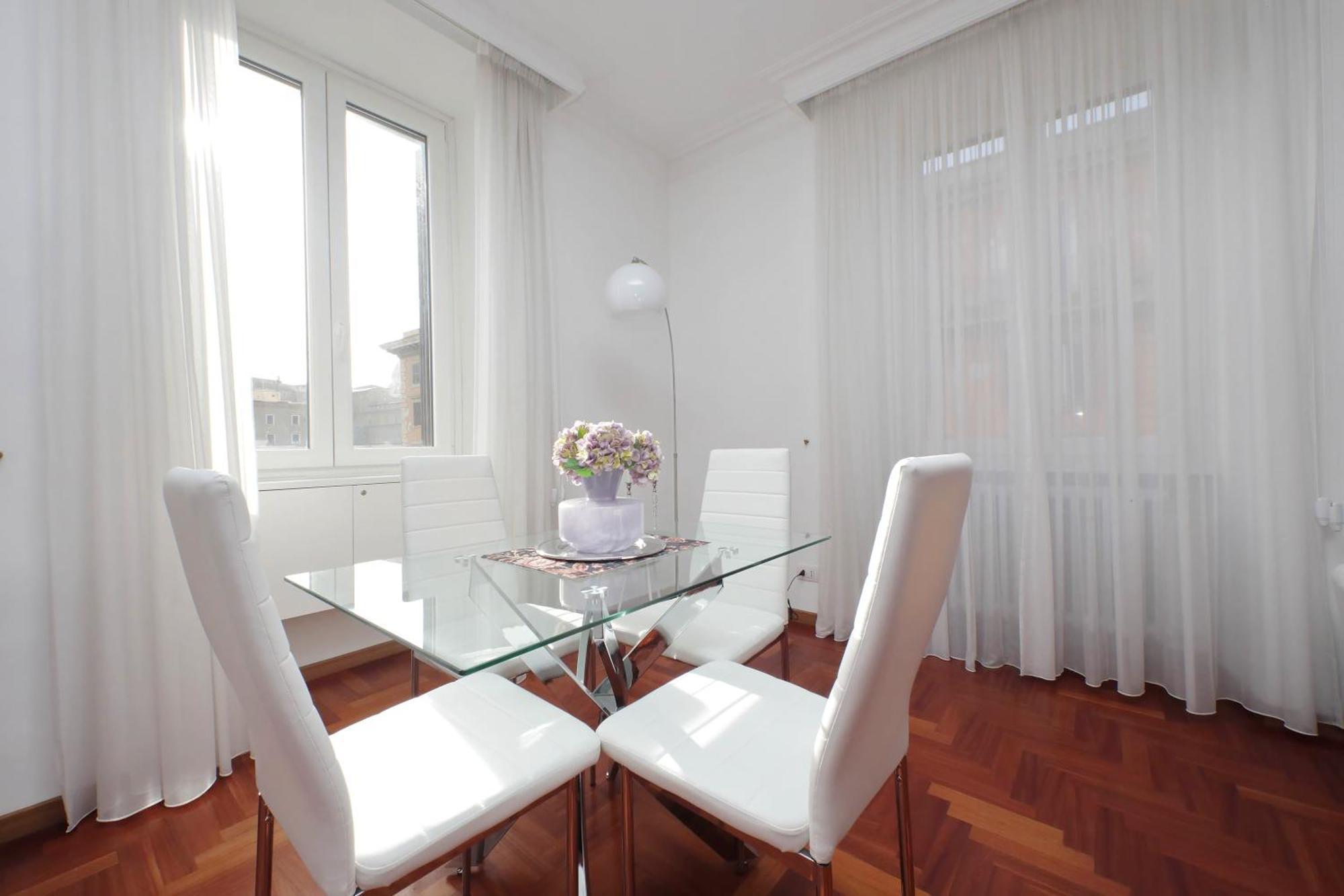 Appartement Elegant And Spacious Apartment, Vespasiano 9 Rome