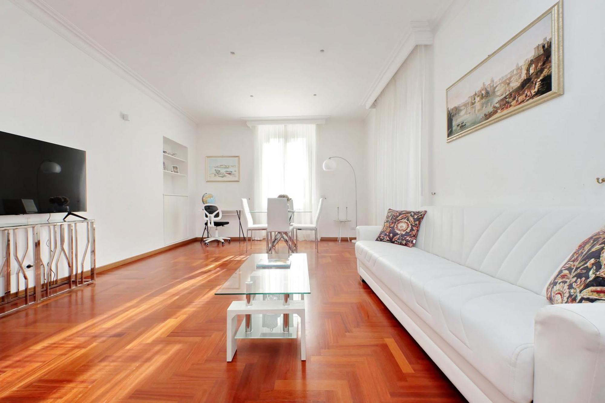 Appartement Elegant And Spacious Apartment, Vespasiano 9 *