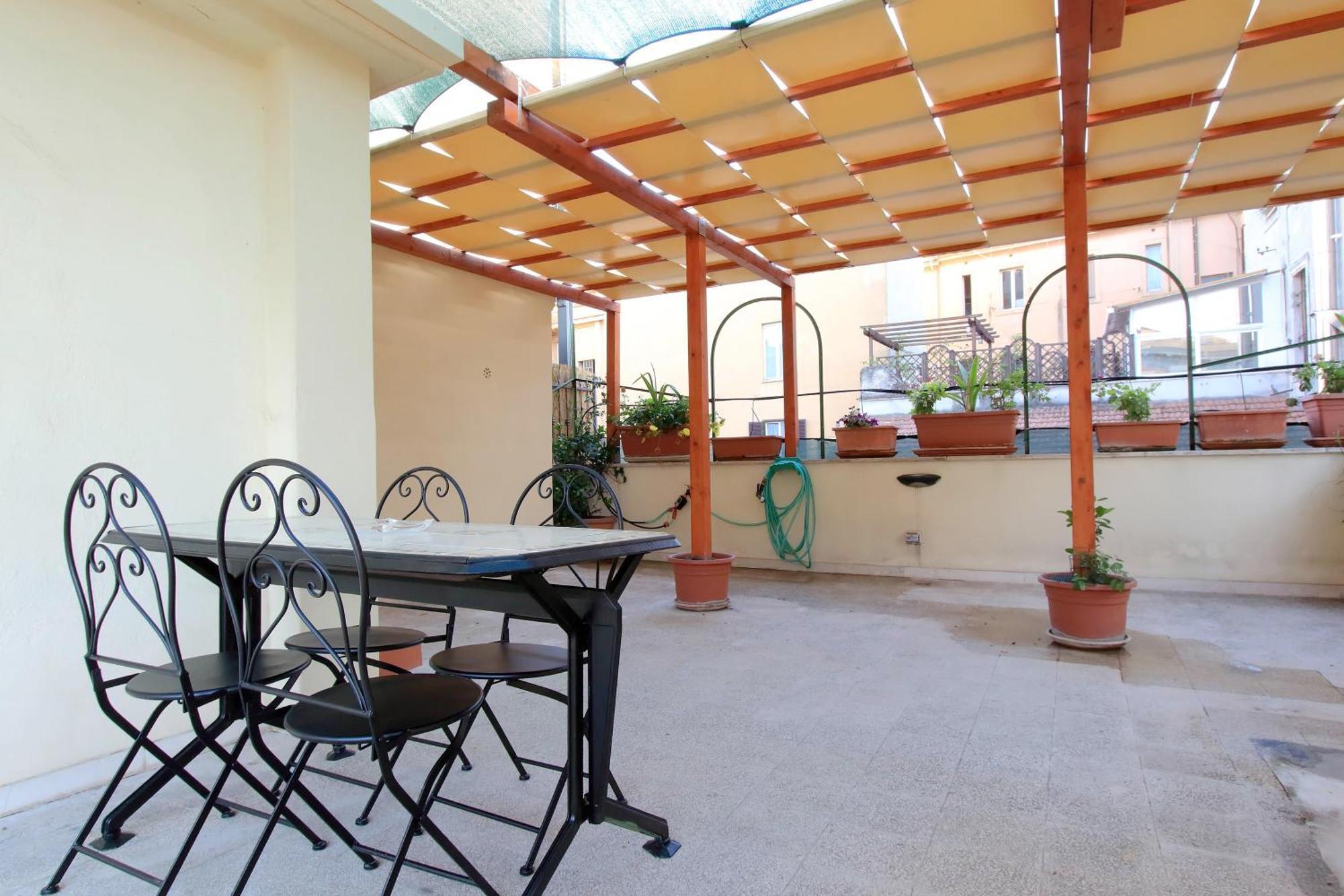 Beautiful With Amazing Rooftop&jacuzzi Appartement *