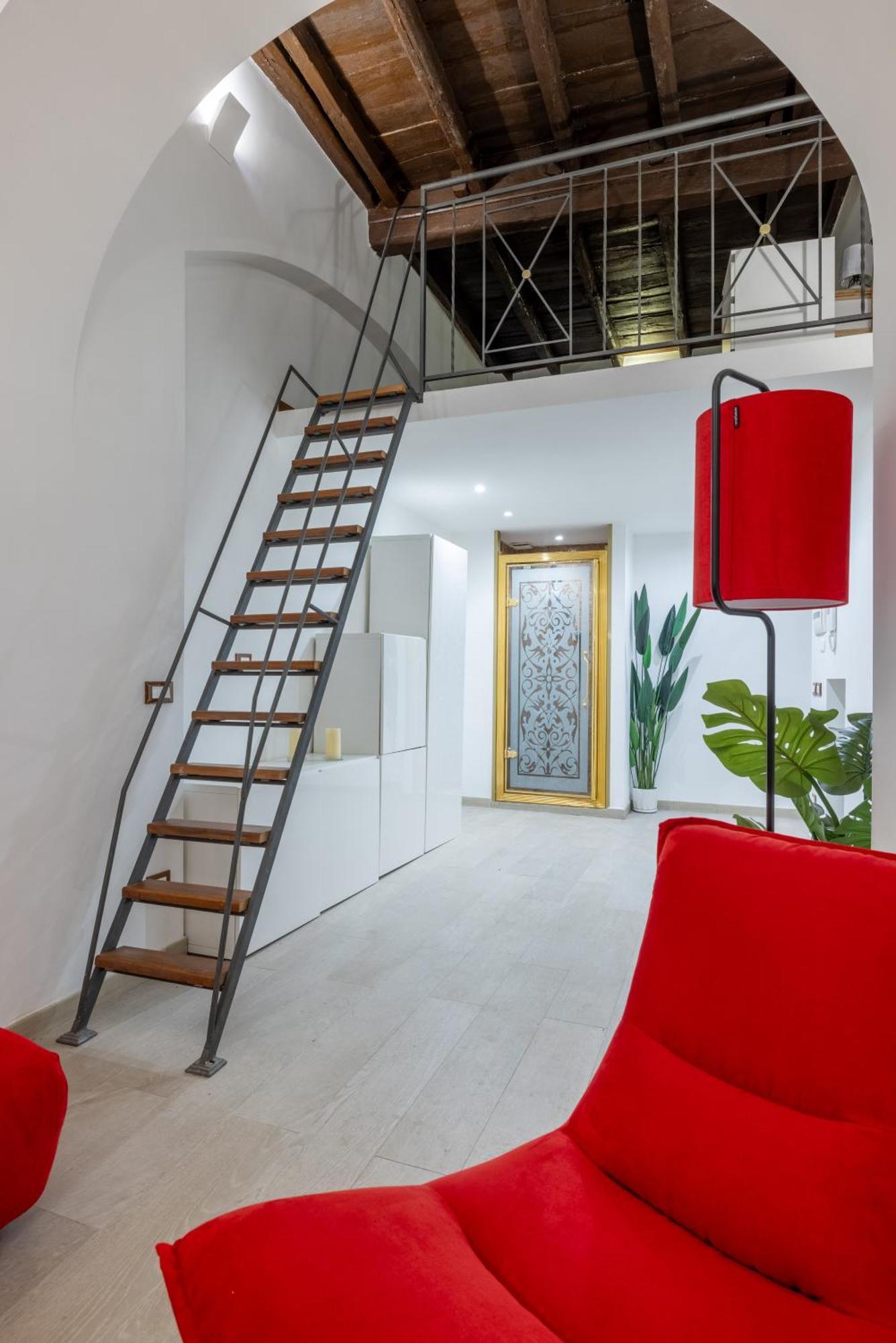 Lovely - Capocci Apartment