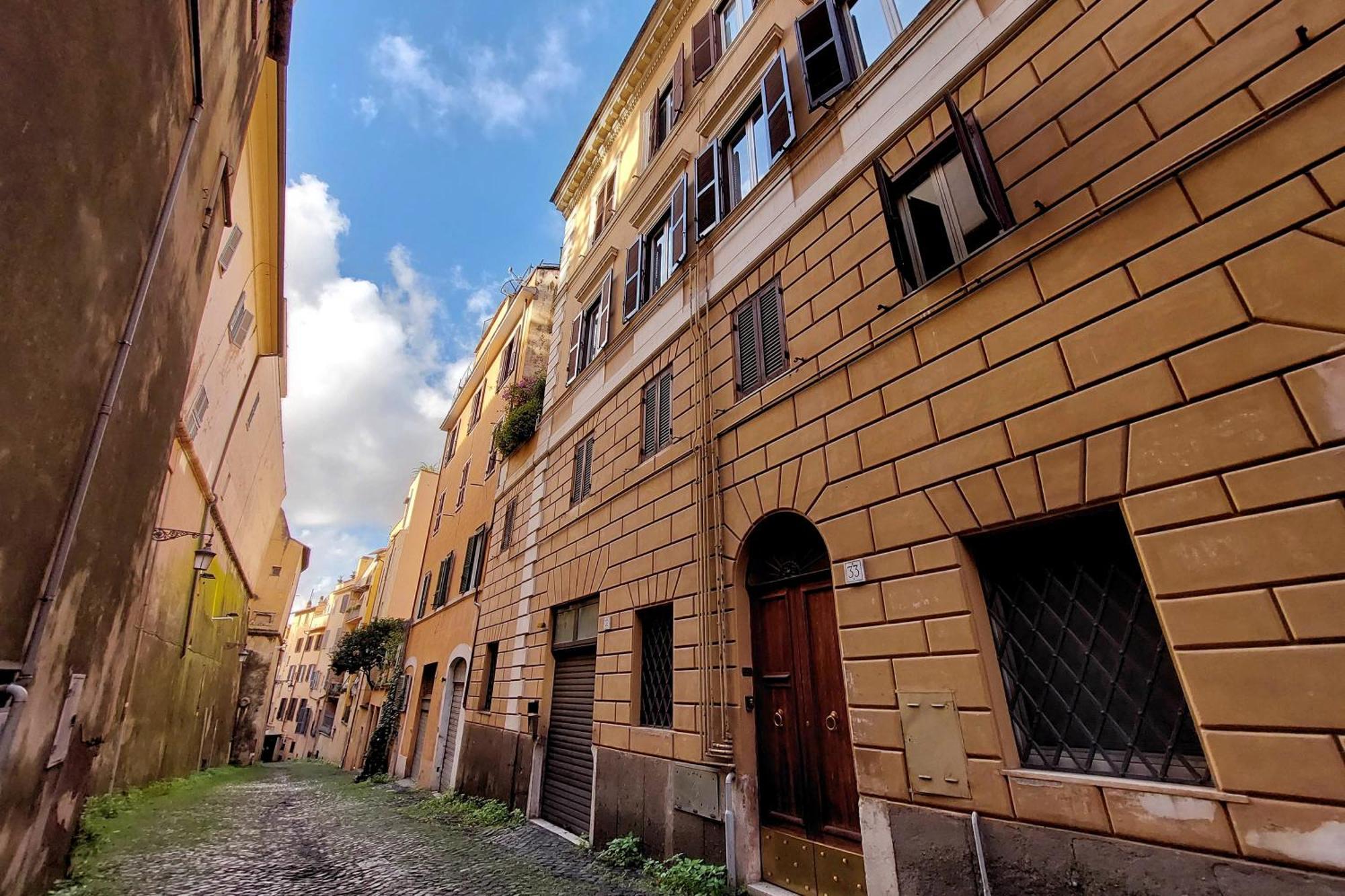 Charming Loft With Terrace At The Quirinale Appartement