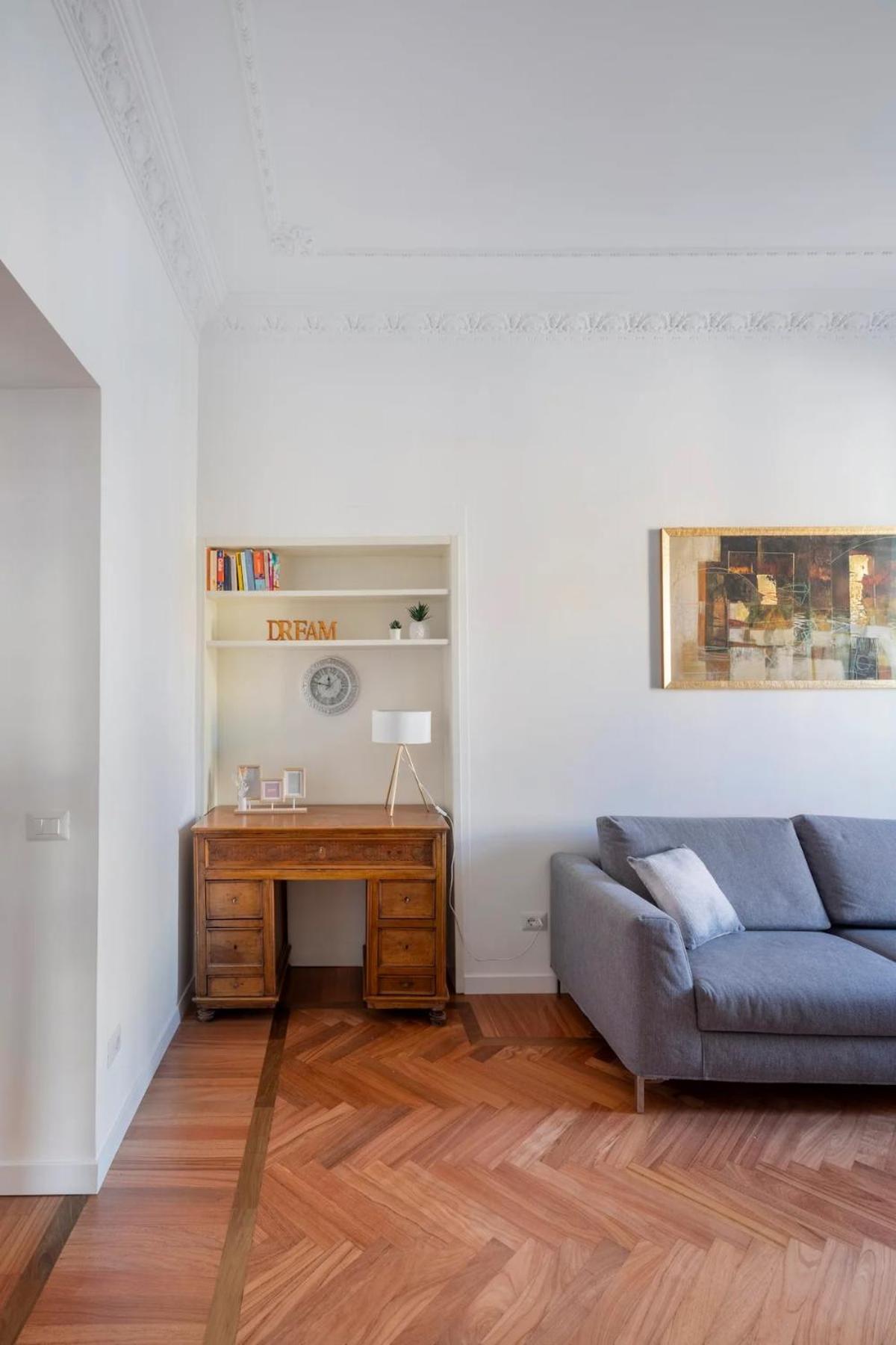 “la Palma Nel Cortile” Roma