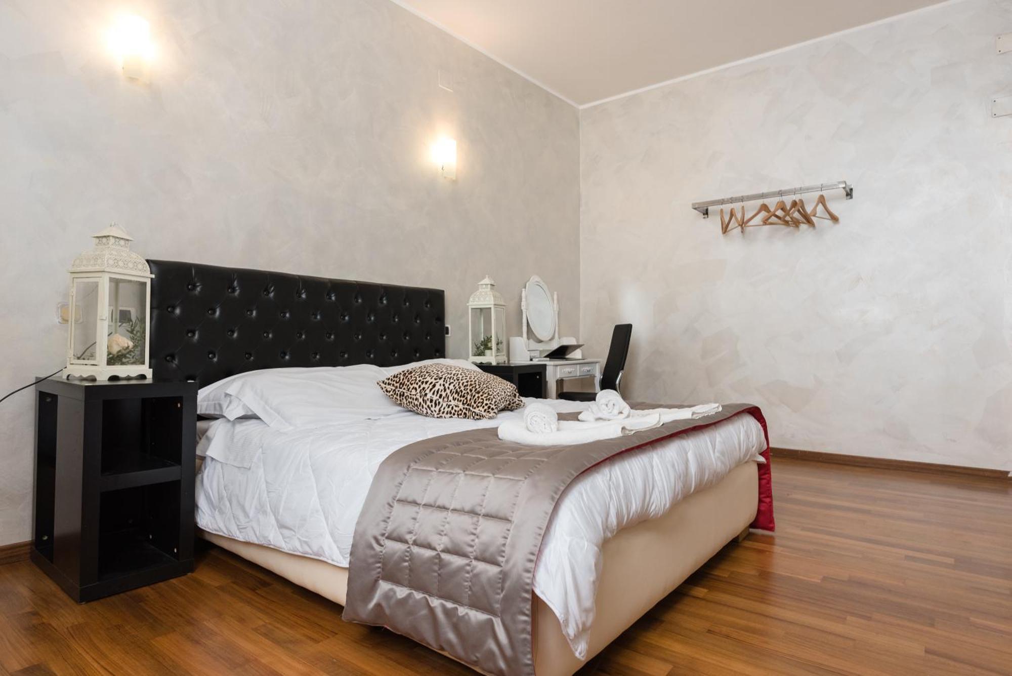 Prince'S Suite - Budget Rooms & Apt Piazza Del Popolo Apartment