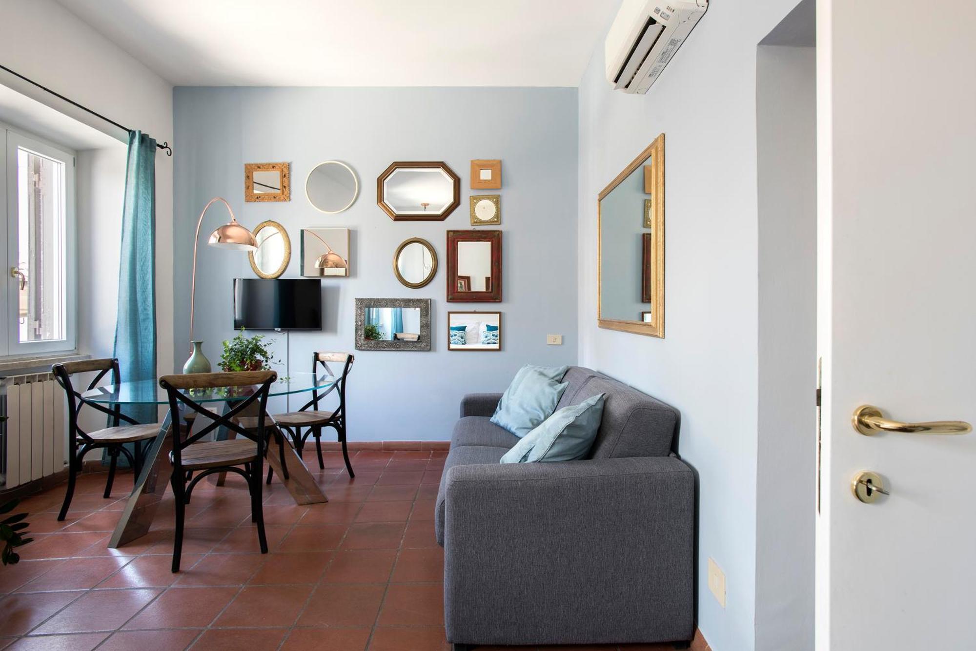 Specchi Loft Apartment
